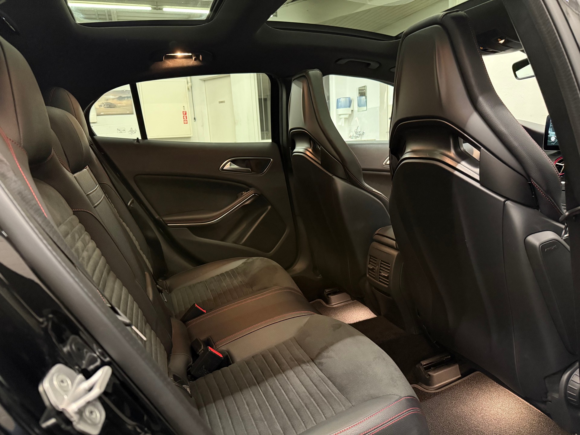 MERCEDES-BENZ GLA 45 AMG 4Matic 7G-DCT-image-7