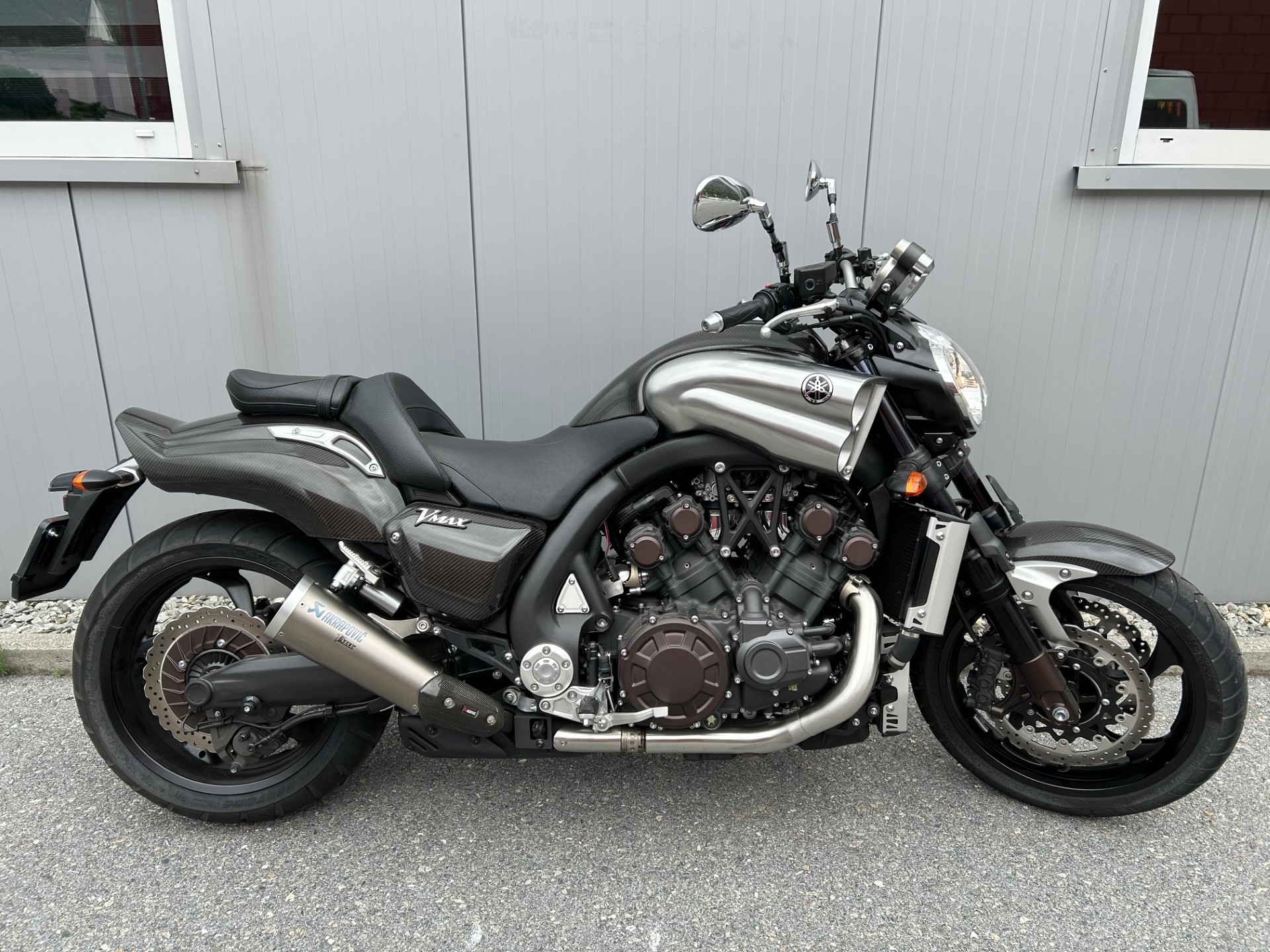 YAMAHA V-MAX 1700 Carbon-image-0