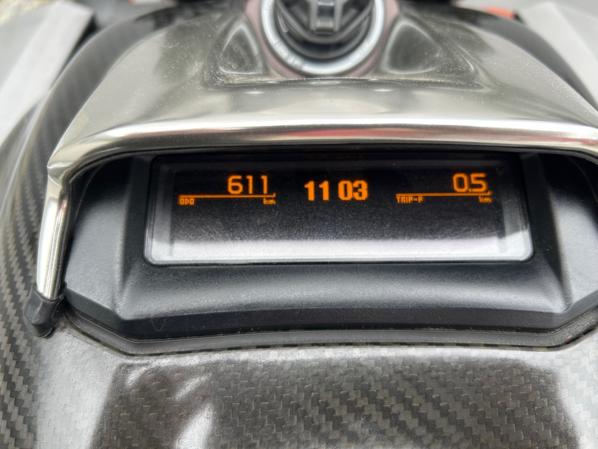YAMAHA V-MAX 1700 Carbon-image-14