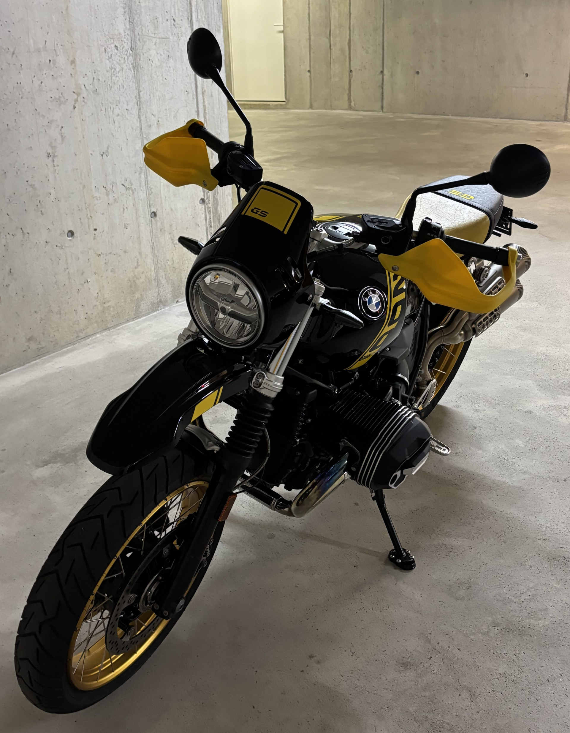 BMW R nineT Urban G/S Edition 40 Years Wilbers Federbein hinten und Wilbers Federn In Gab-image-7