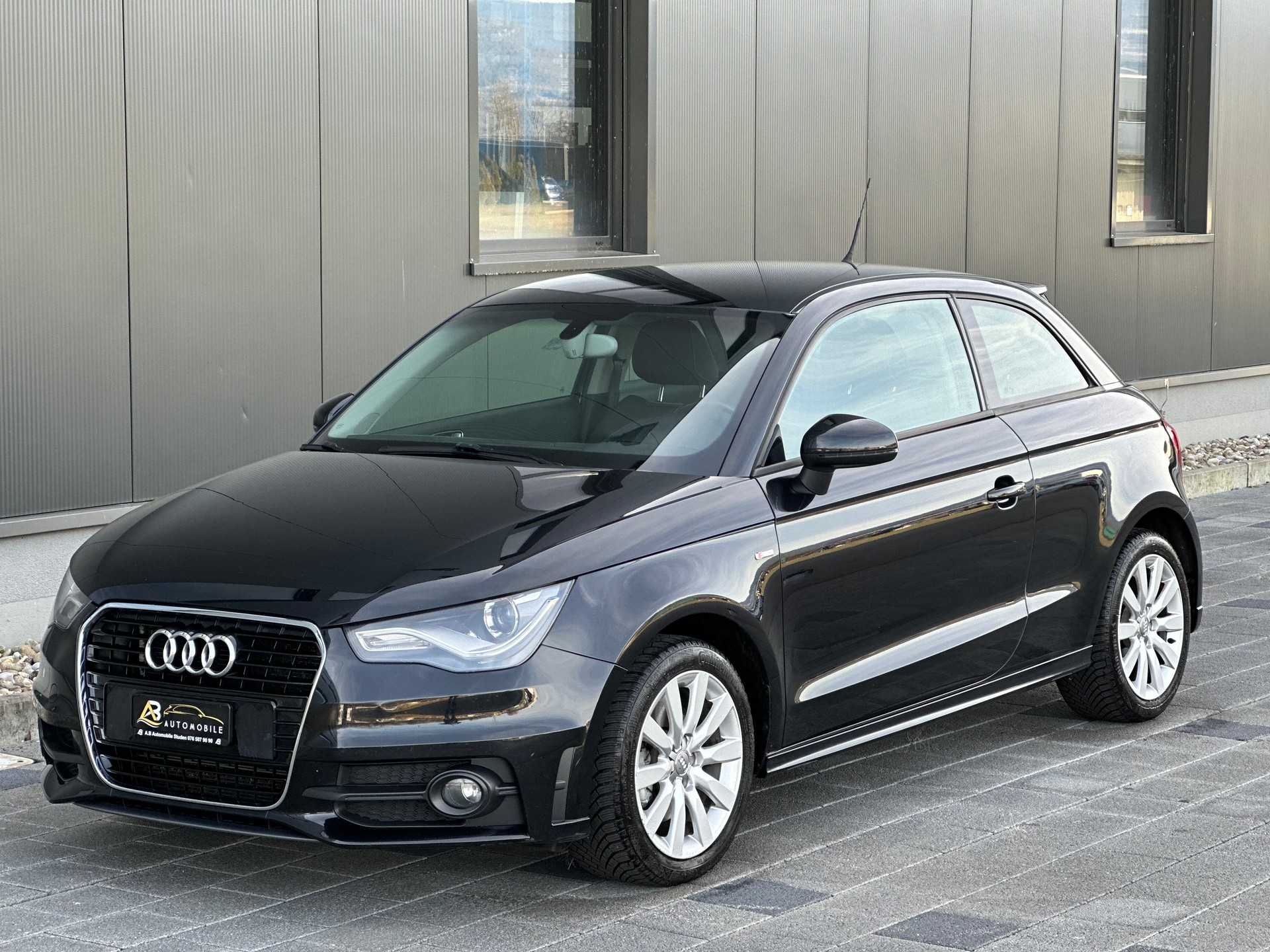 AUDI A1 1.4 TFSI Attraction S-tronic-image-6