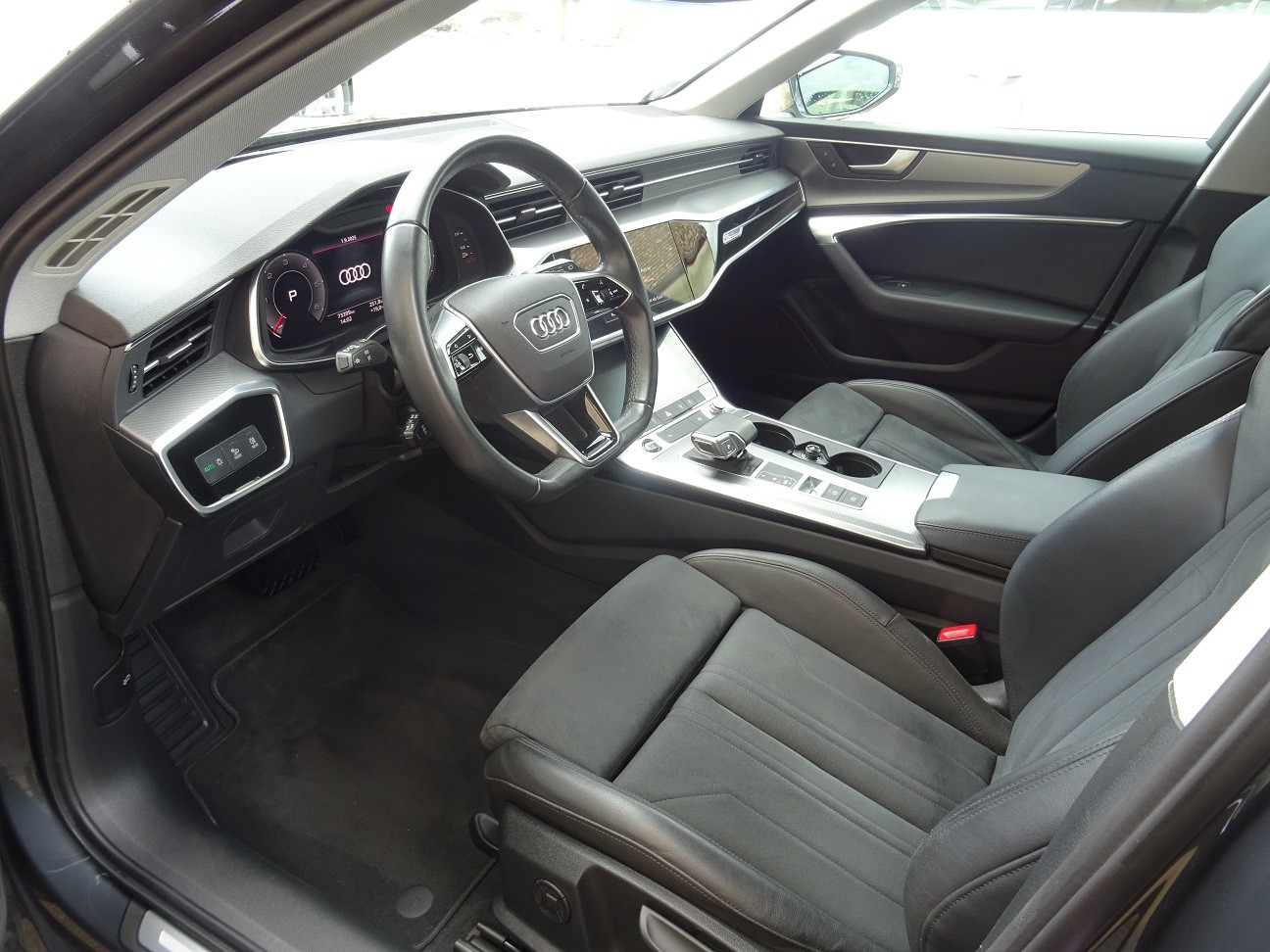 AUDI A6 Avant 2.0 40 TDI Sport S-Tronic-image-4