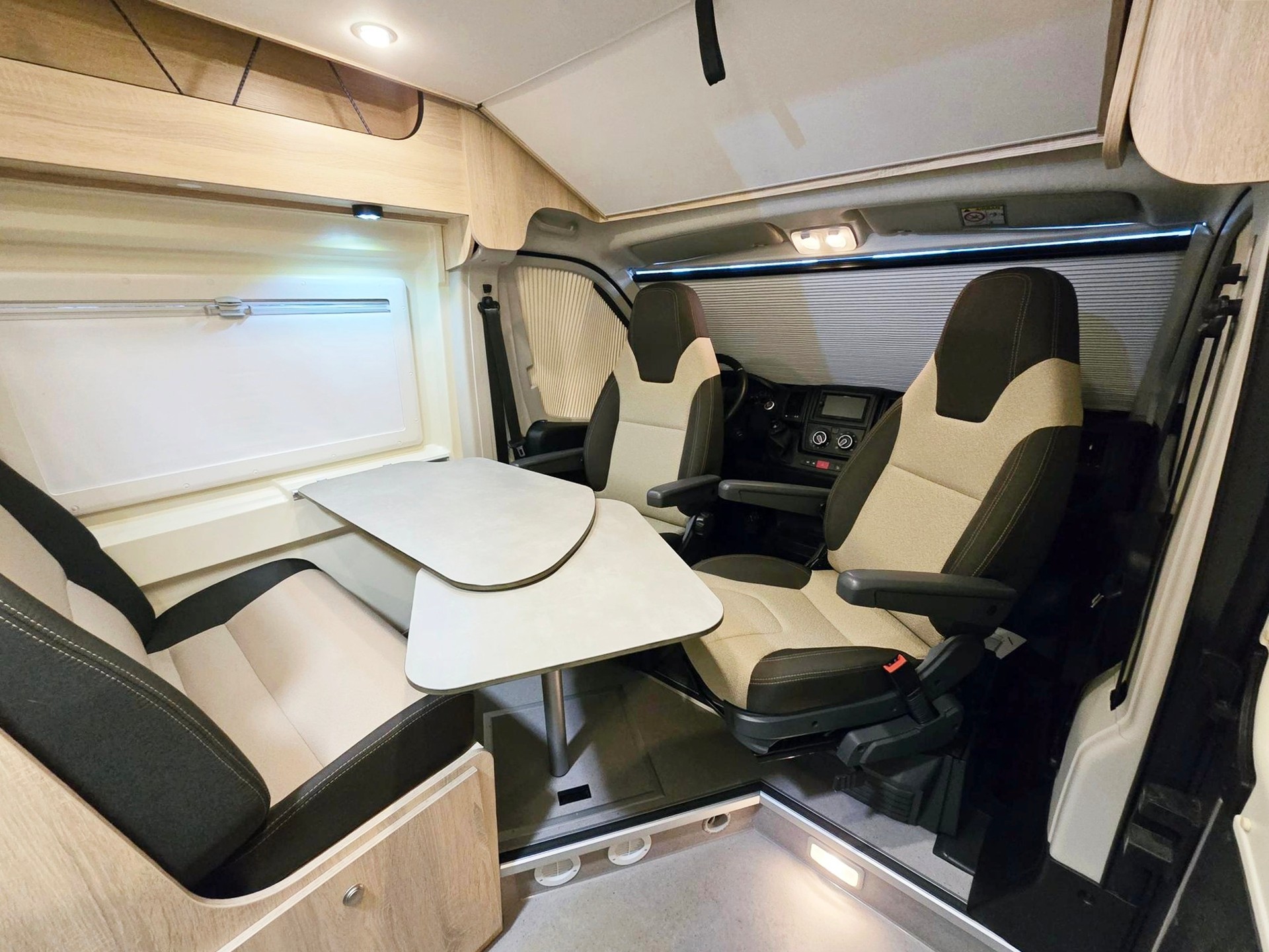 CLEVER VANS FAMILY 600 2,2 HDI DIESEL HOCHDACH H3 CITROEN-image-9