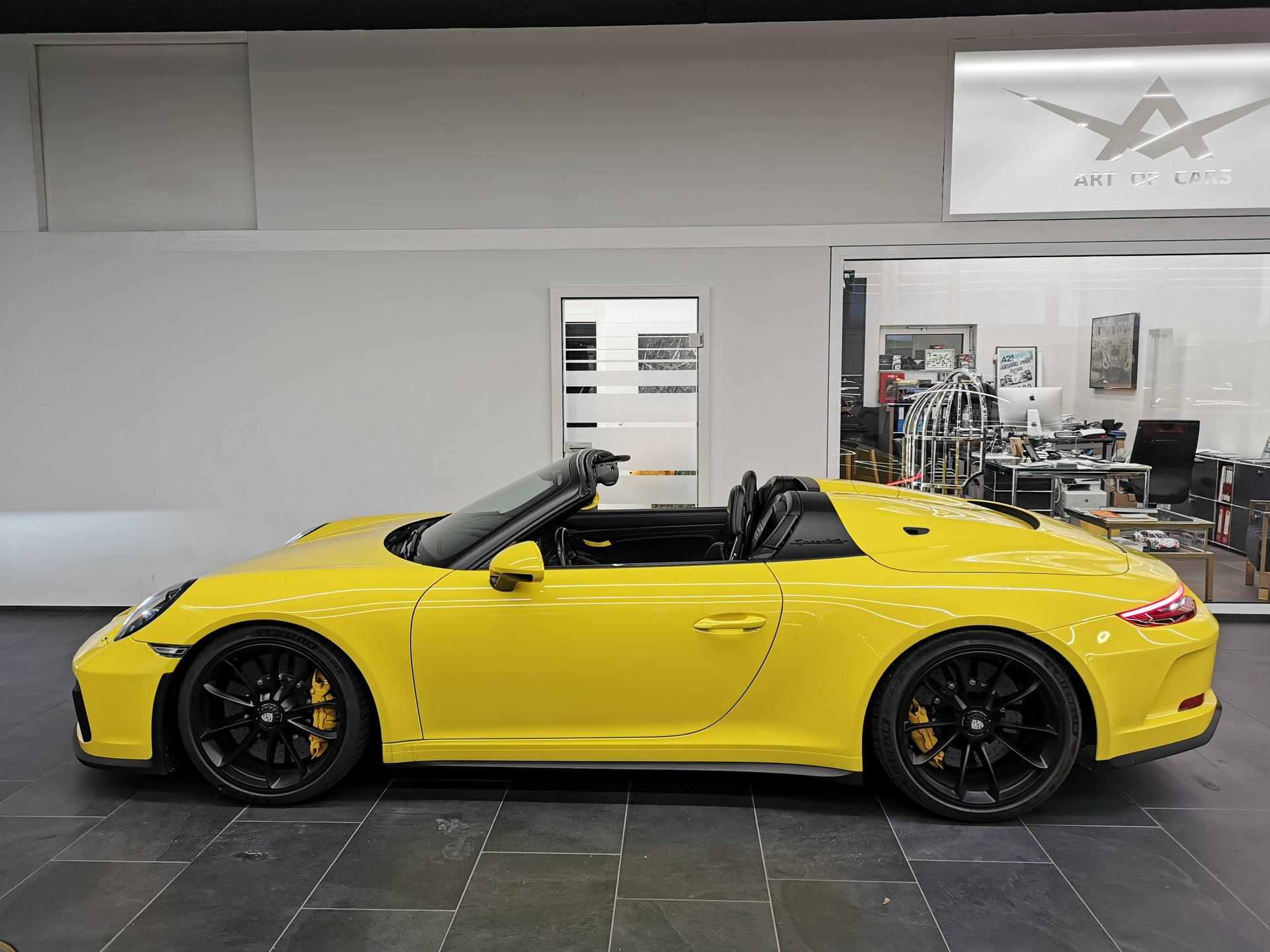 PORSCHE 911 Speedster EXKLUSIVE HANDSCHALTER RACINGGELB LEDER SCHALENSITZE VOLL LIFT PCCB-image-3