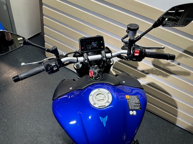 YAMAHA MT-09-image-1