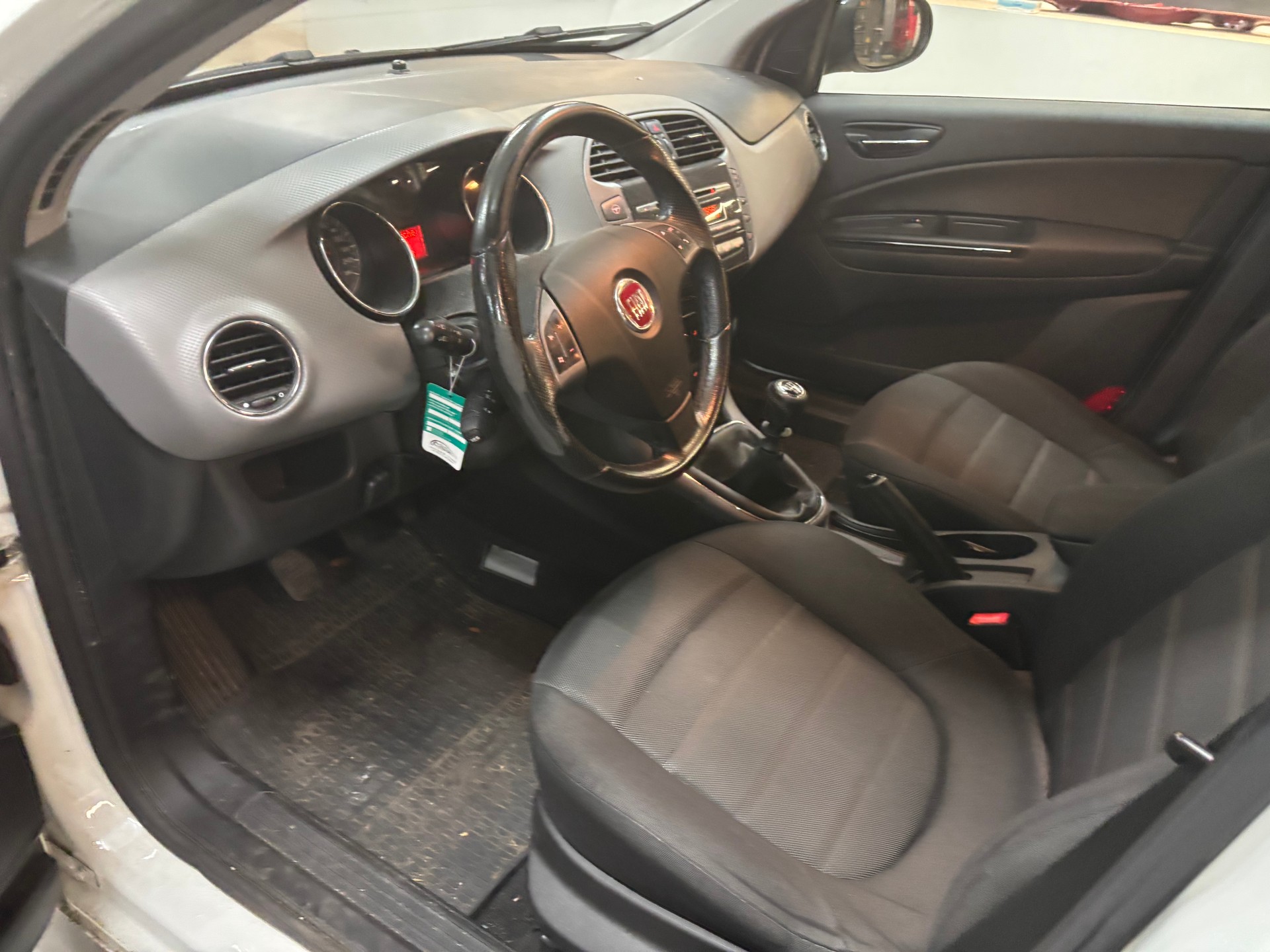 FIAT Bravo 1.4 16V Turbo Street-image-9