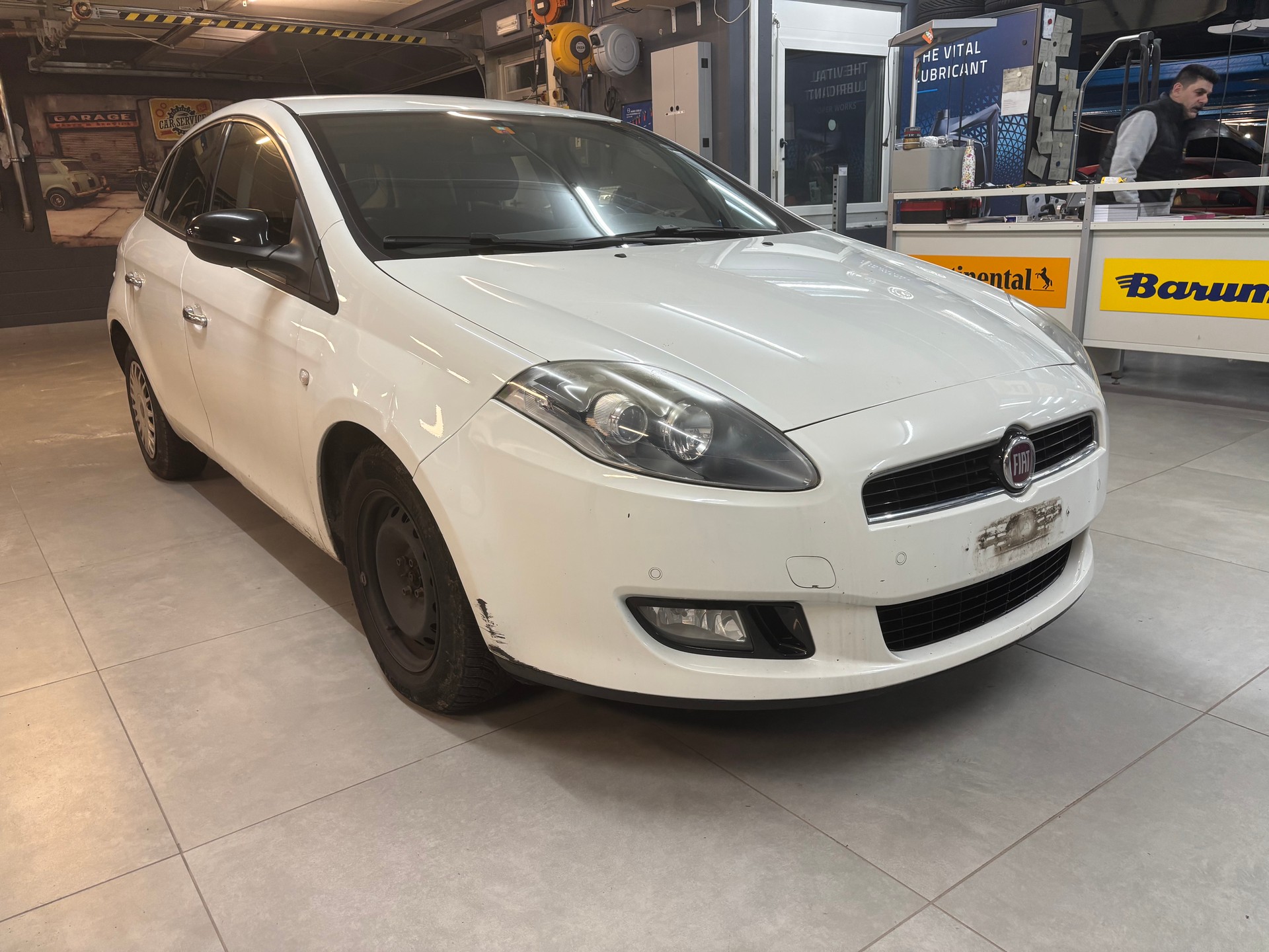 FIAT Bravo 1.4 16V Turbo Street-image-2