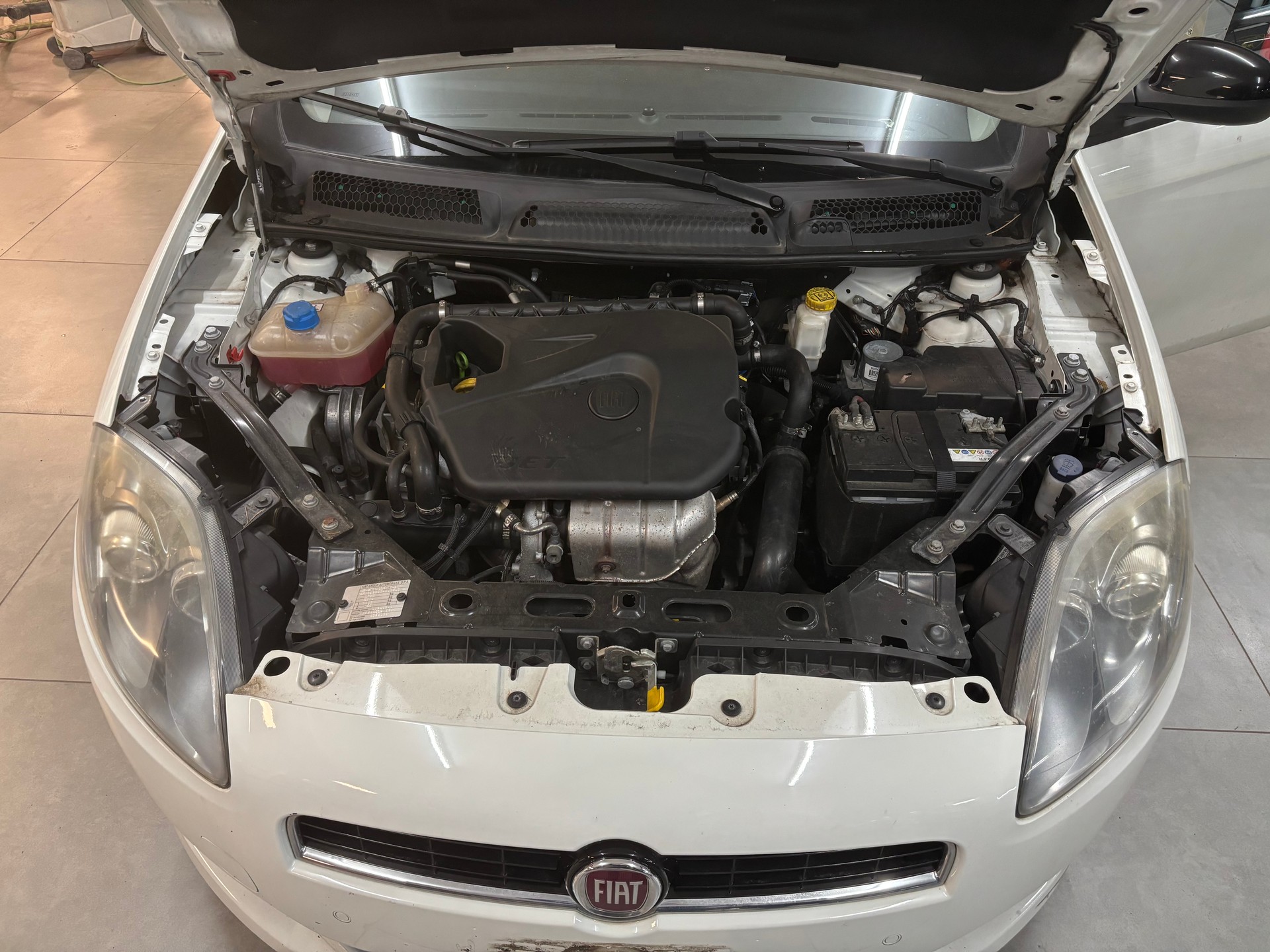 FIAT Bravo 1.4 16V Turbo Street-image-15