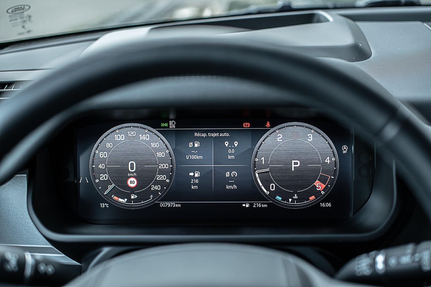 LAND ROVER Defender 130 300 X D HSE-image-16