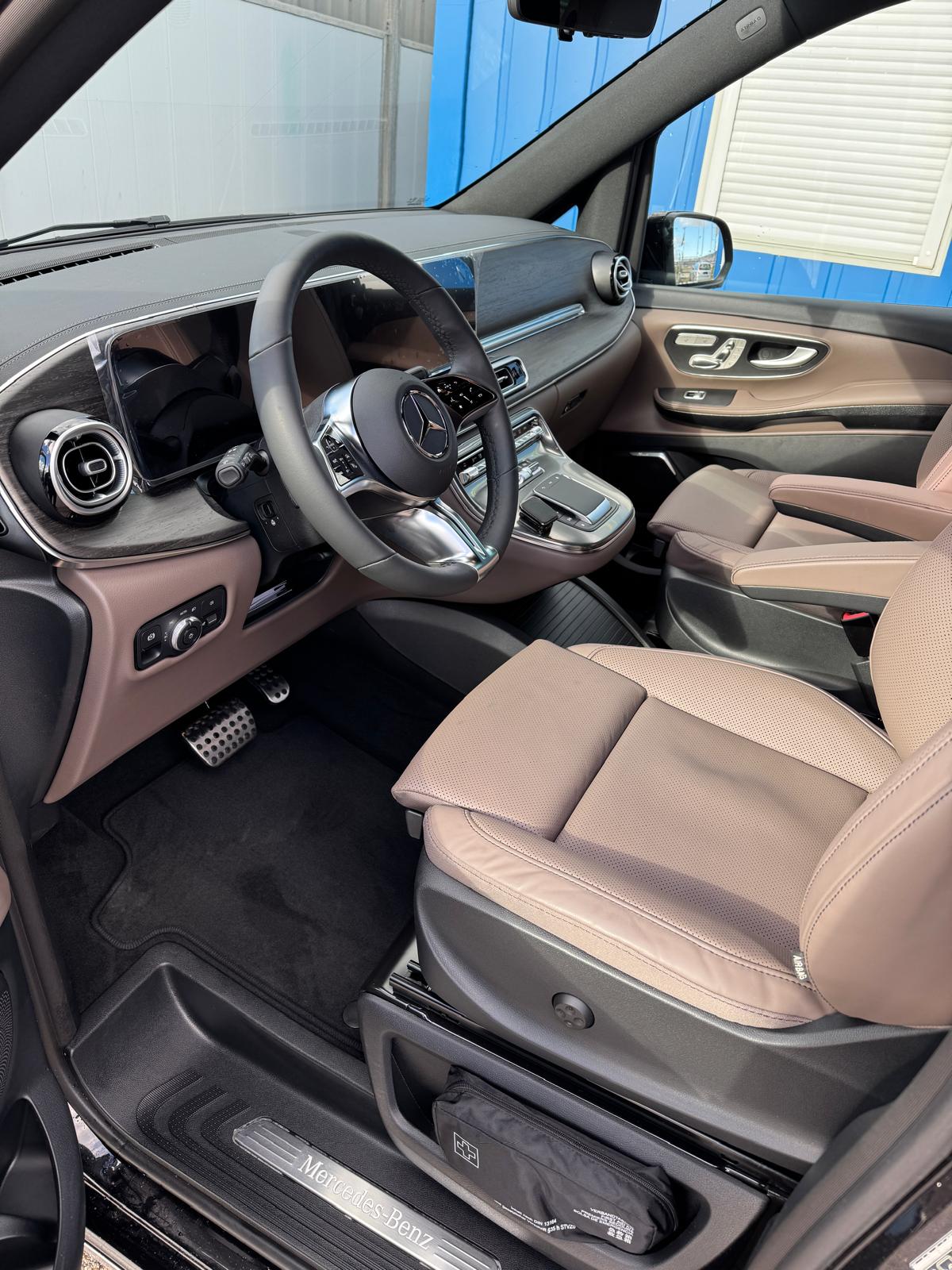 MERCEDES-BENZ V 300 d Extralang Exclusive 4Matic 9G-Tronic-image-4
