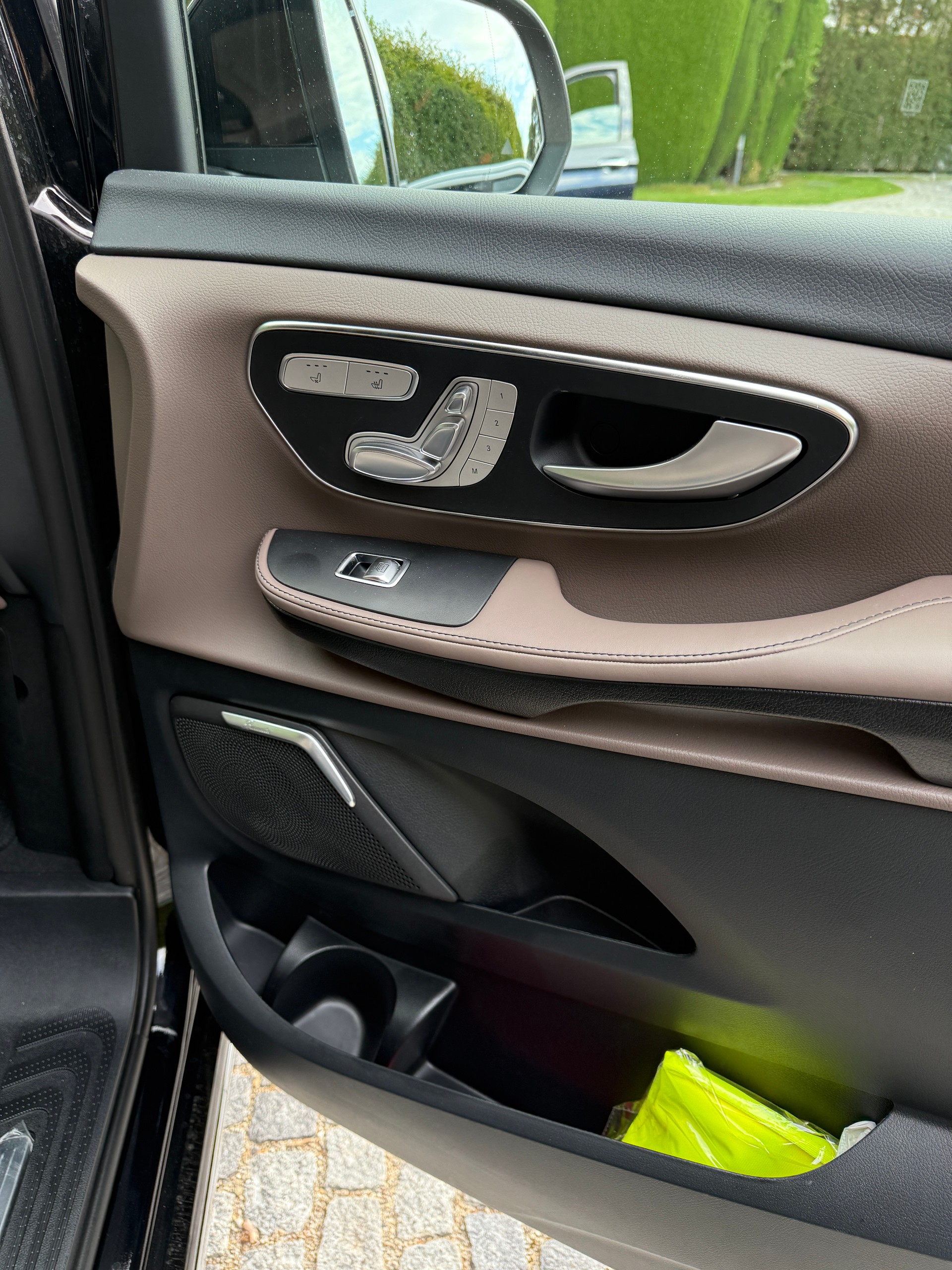 MERCEDES-BENZ V 300 d Extralang Exclusive 4Matic 9G-Tronic-image-10