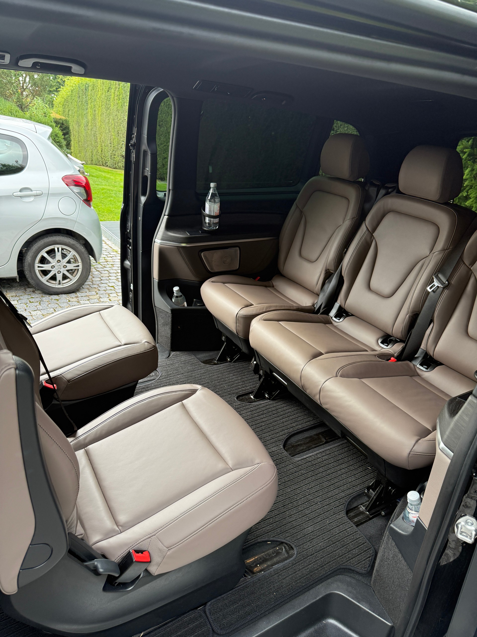 MERCEDES-BENZ V 300 d Extralang Exclusive 4Matic 9G-Tronic-image-9