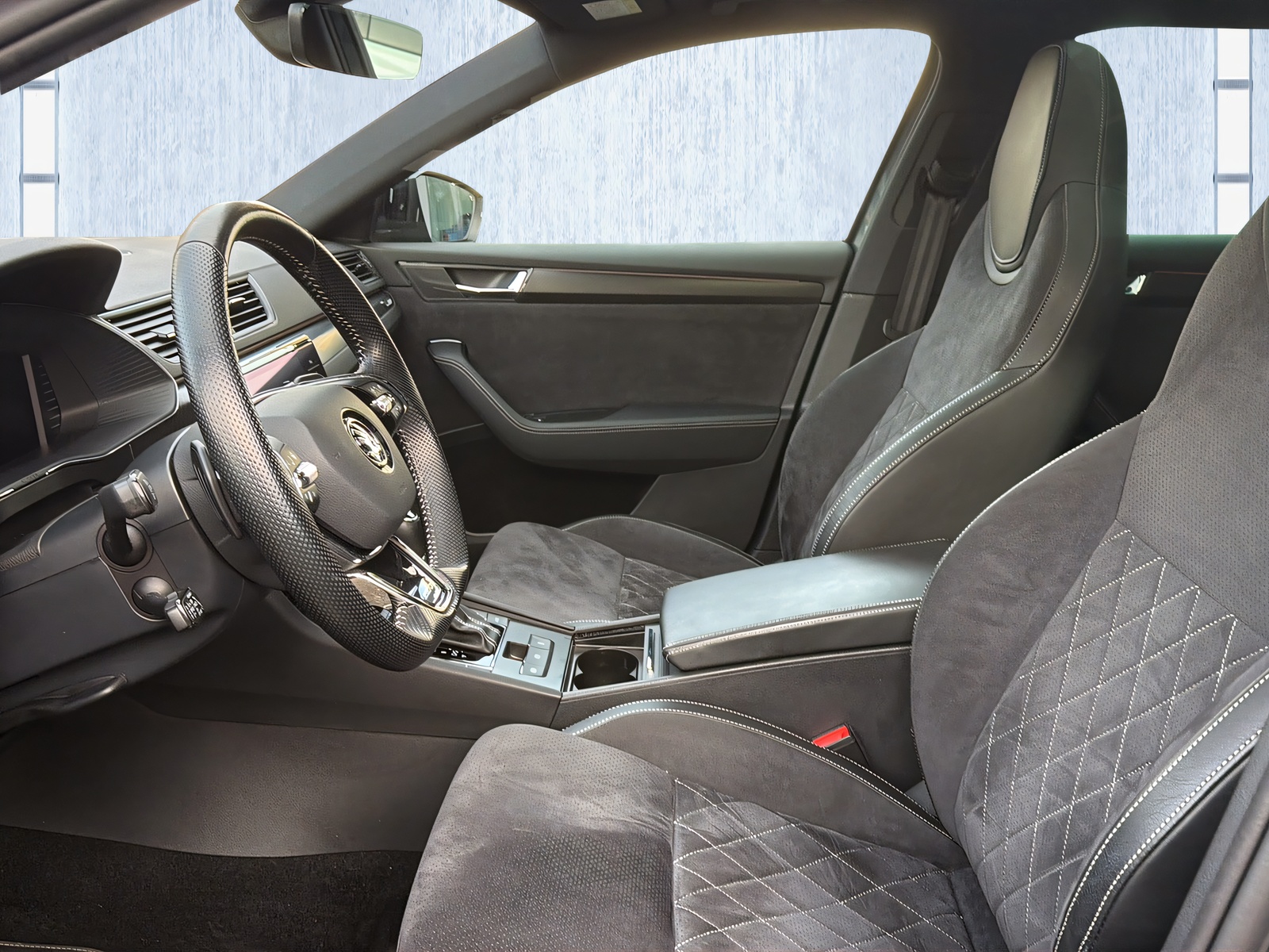 SKODA Superb Combi 2.0 TDi SportLine 4x4 DSG-image-9