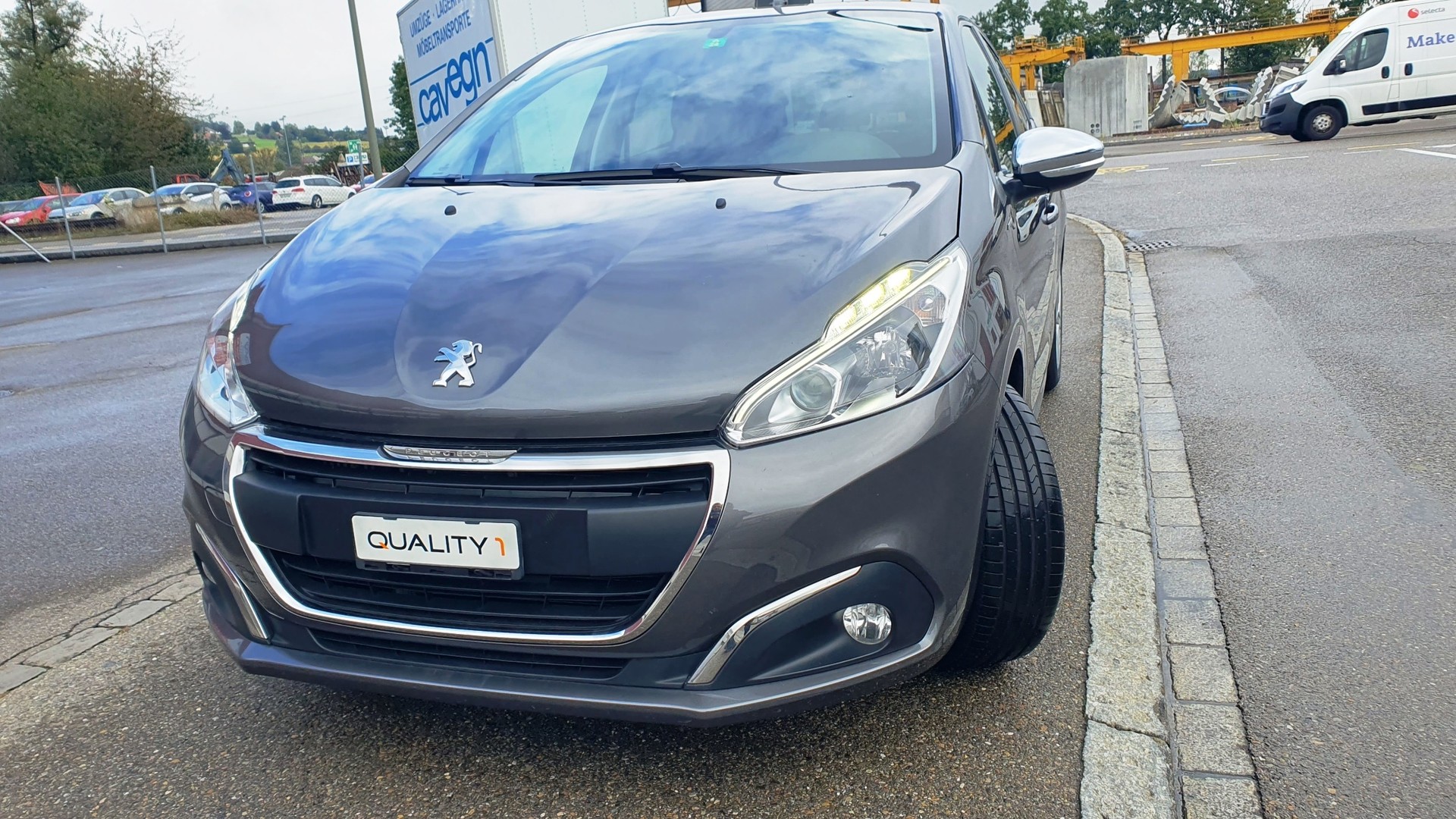 PEUGEOT 208 1.2 PureTech Style EAT6-image-4