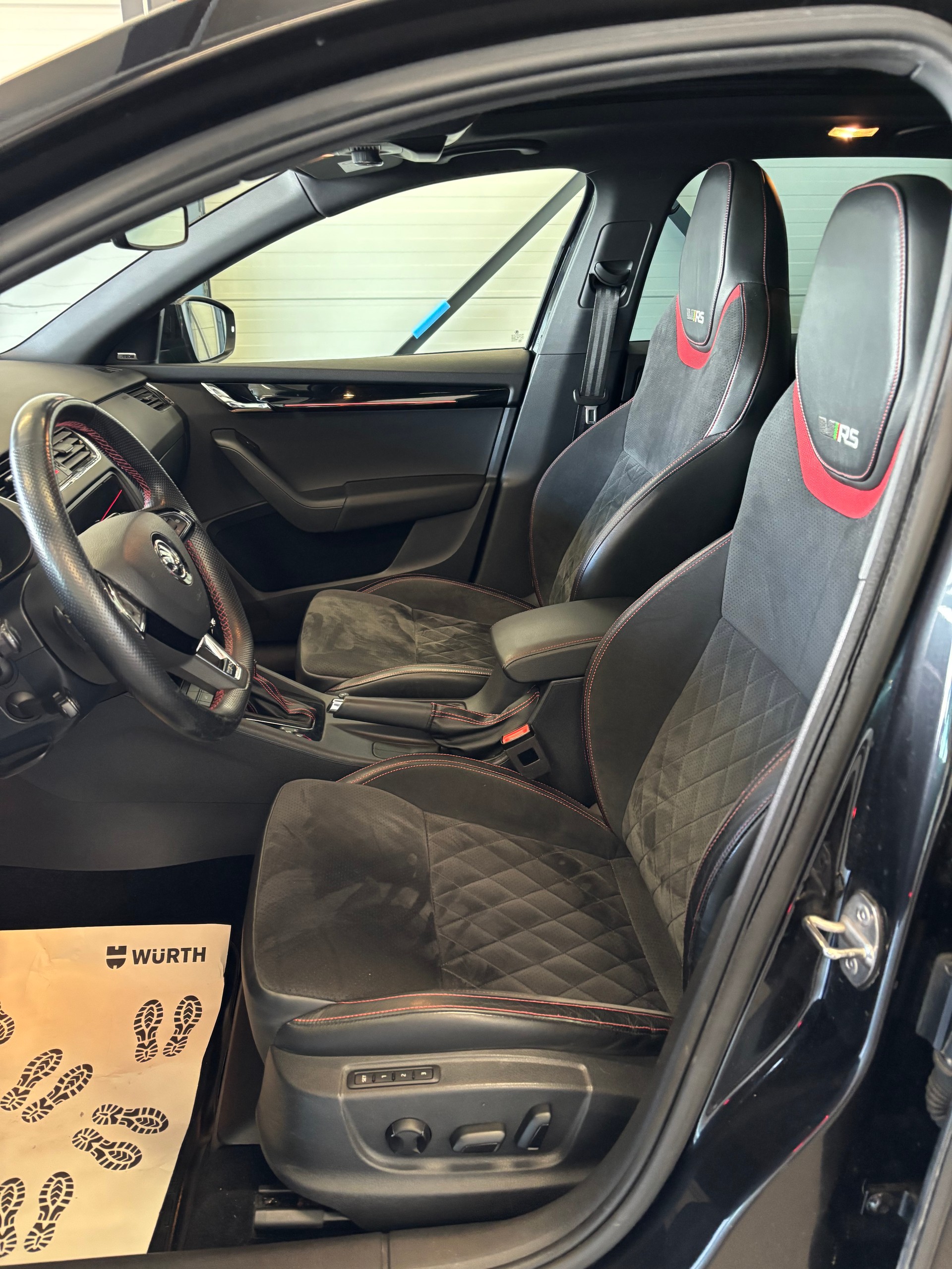 SKODA Octavia Combi 2.0 TSI RS 245 DSG-image-7