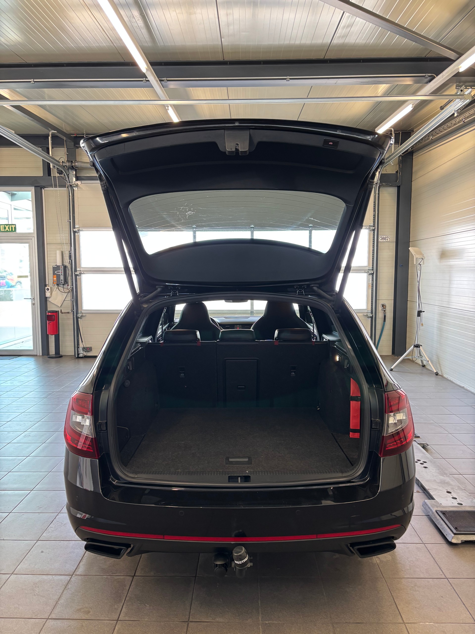 SKODA Octavia Combi 2.0 TSI RS 245 DSG-image-13