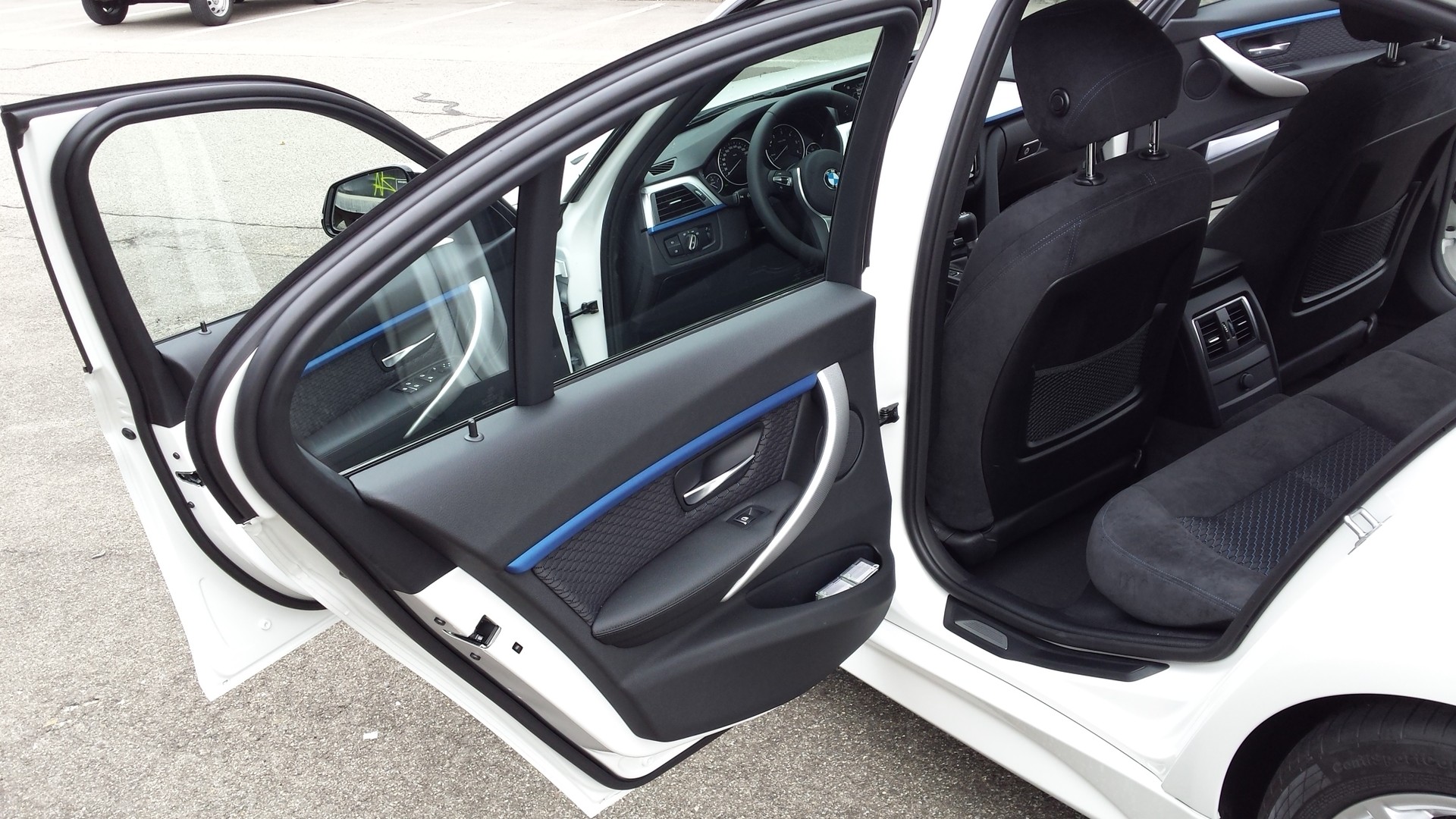 BMW 318d M Sport-image-5