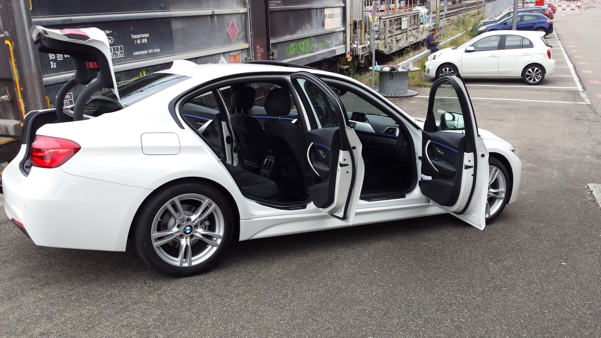 BMW 318d M Sport-image-4