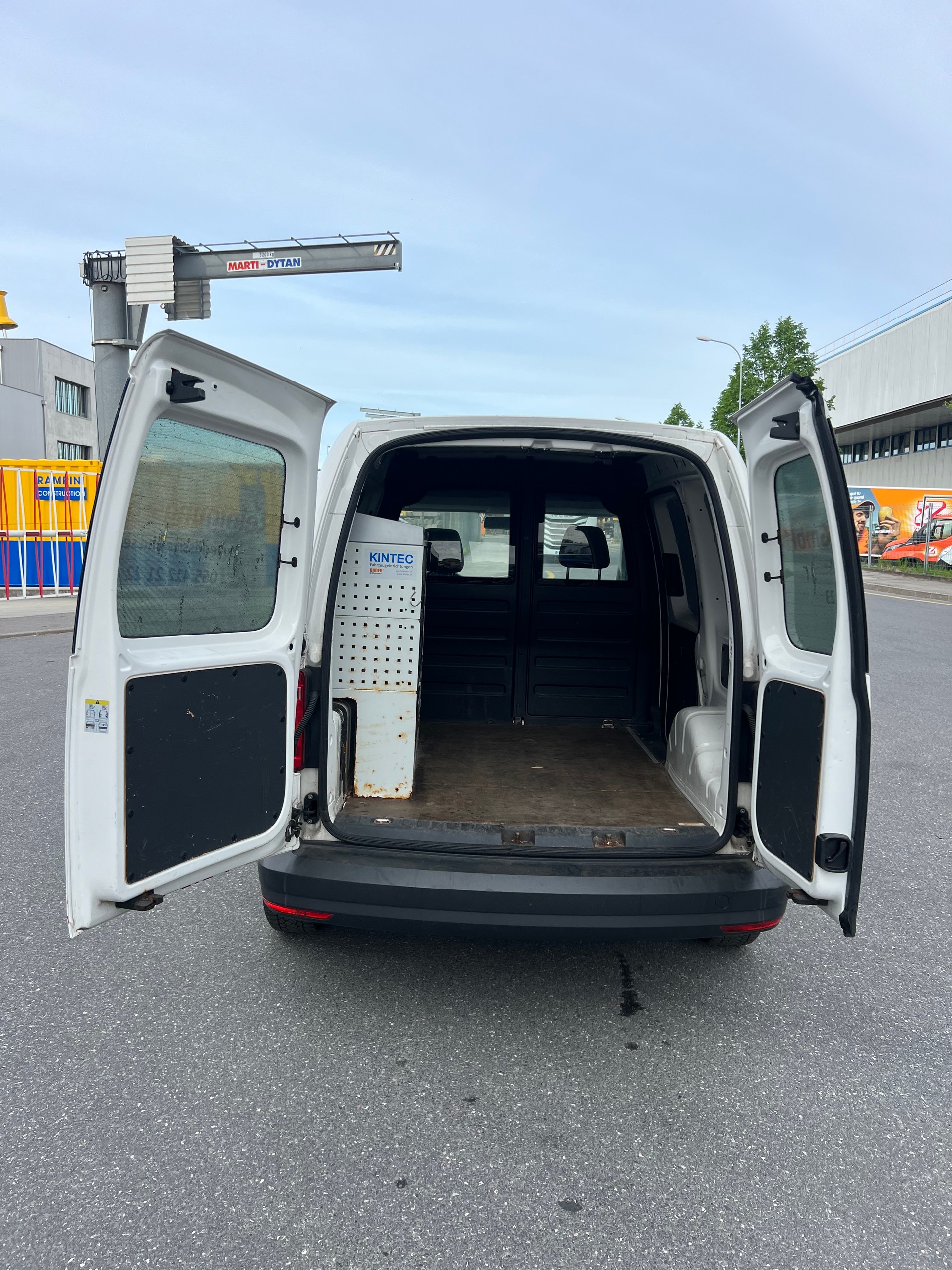 VW Caddy 1.0 TSI BlueMotion Technology-image-15