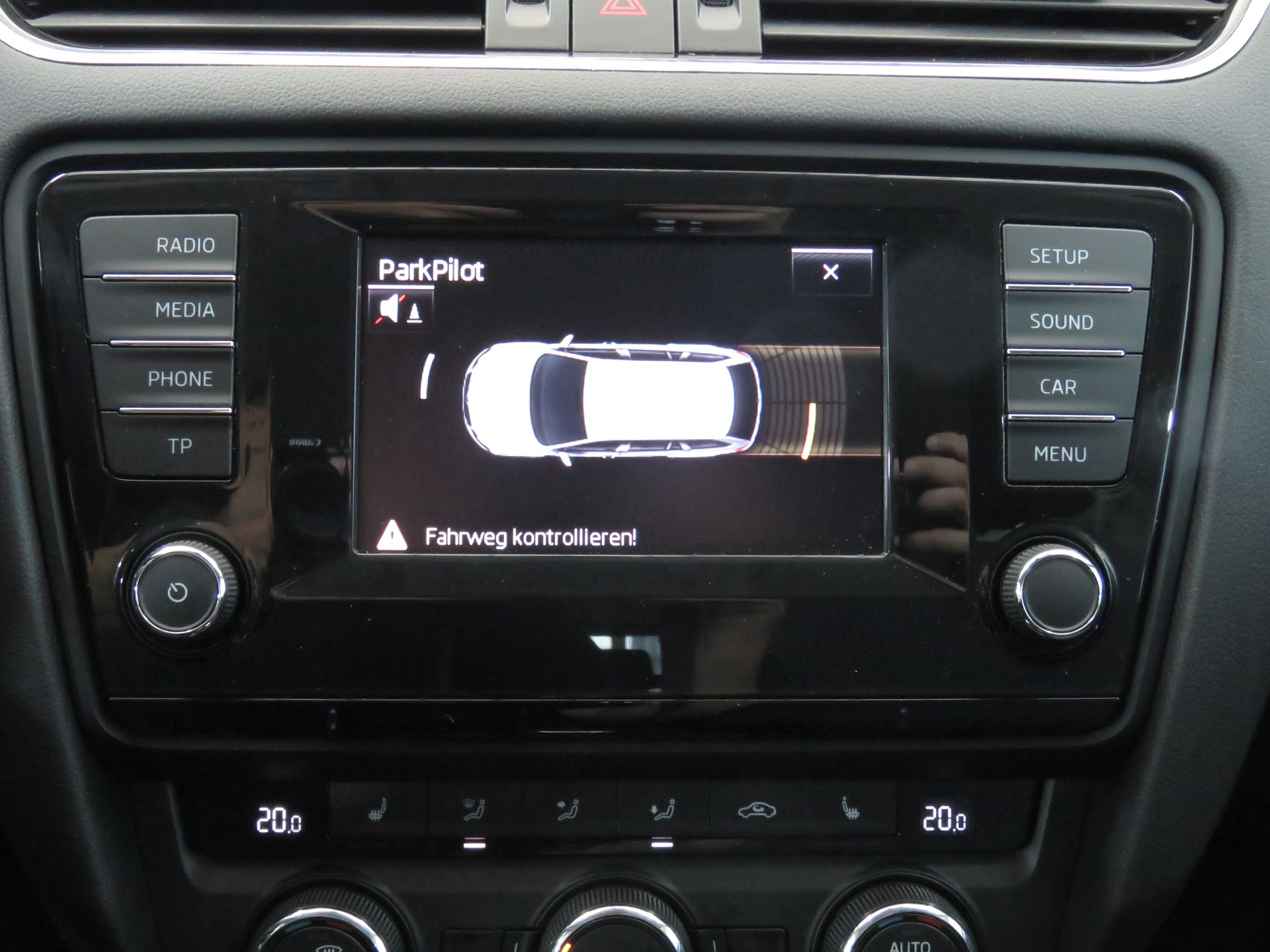 SKODA Octavia Combi 1.8 TSI Ambition 4x4 DSG (Automat)-image-14