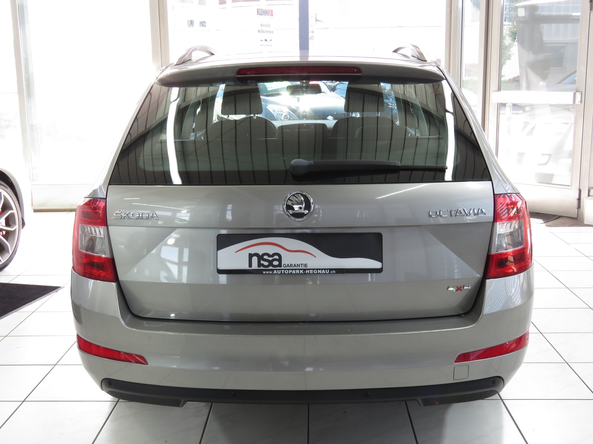 SKODA Octavia Combi 1.8 TSI Ambition 4x4 DSG (Automat)-image-4