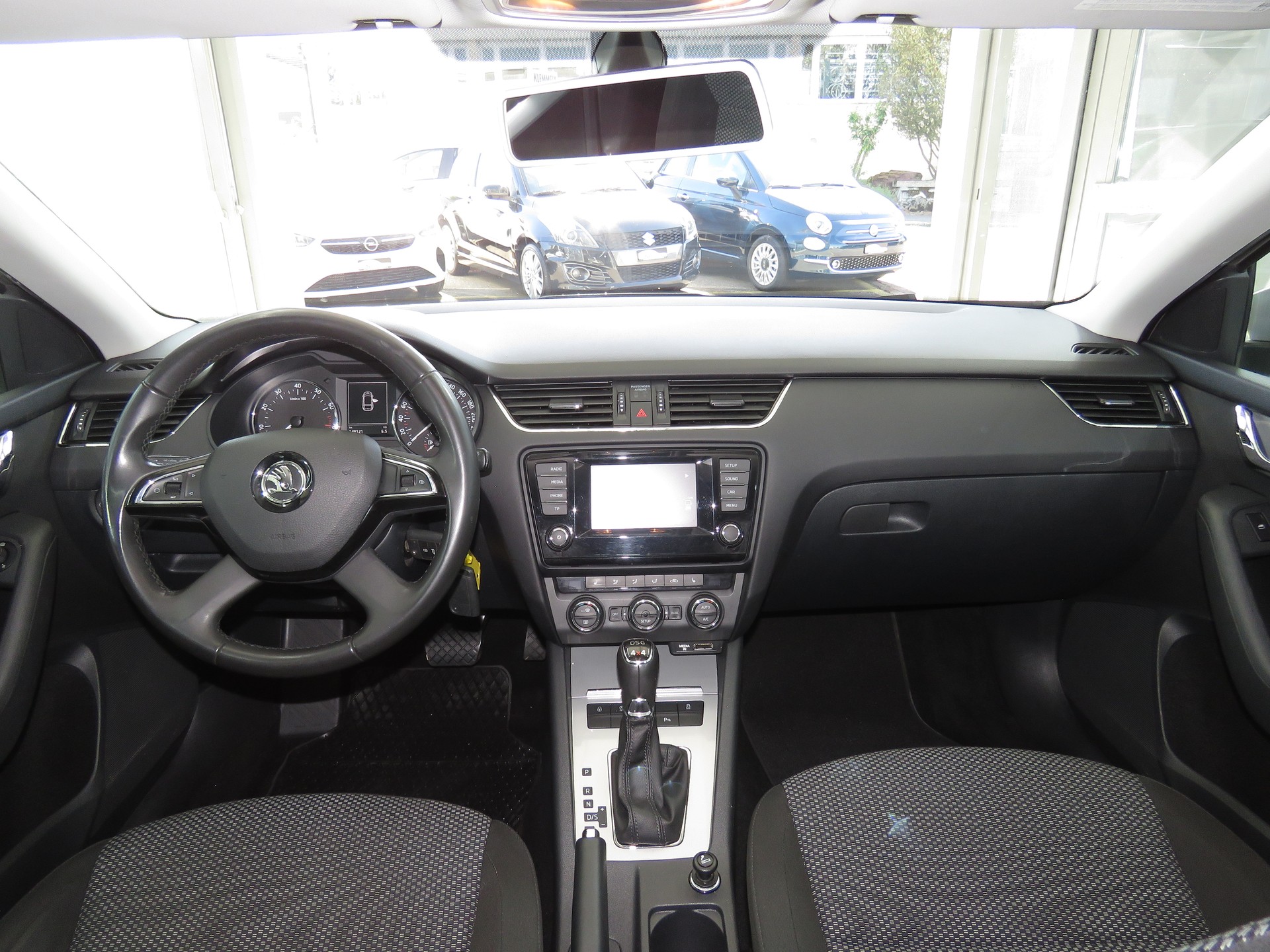 SKODA Octavia Combi 1.8 TSI Ambition 4x4 DSG (Automat)-image-13