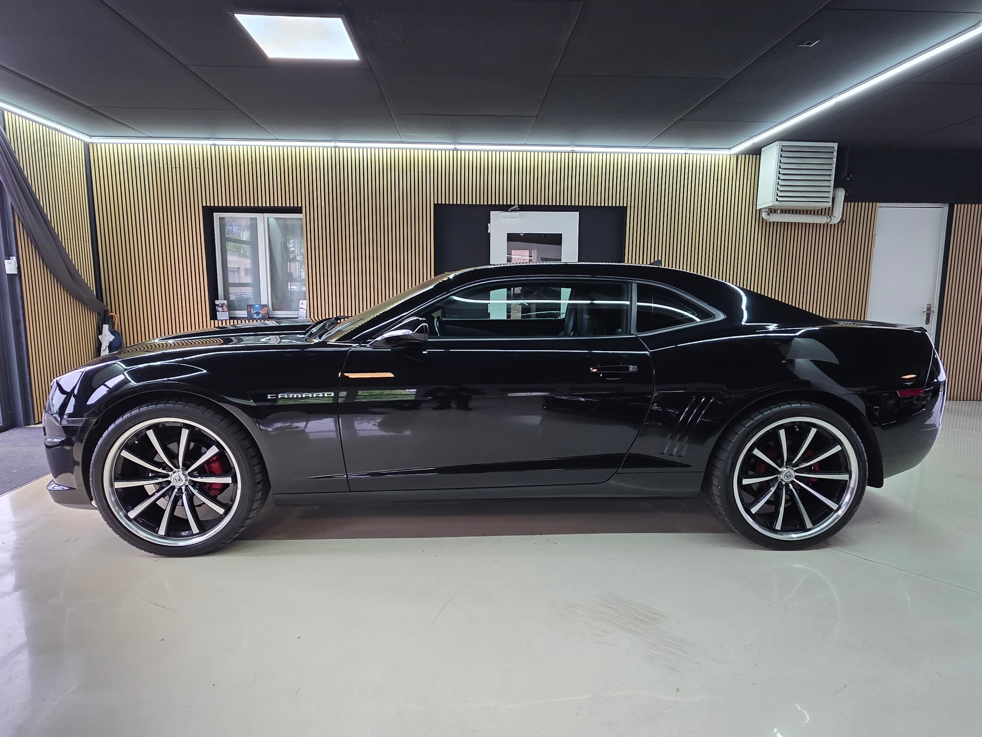CHEVROLET Camaro RS Magnaflow-showroom-element-3