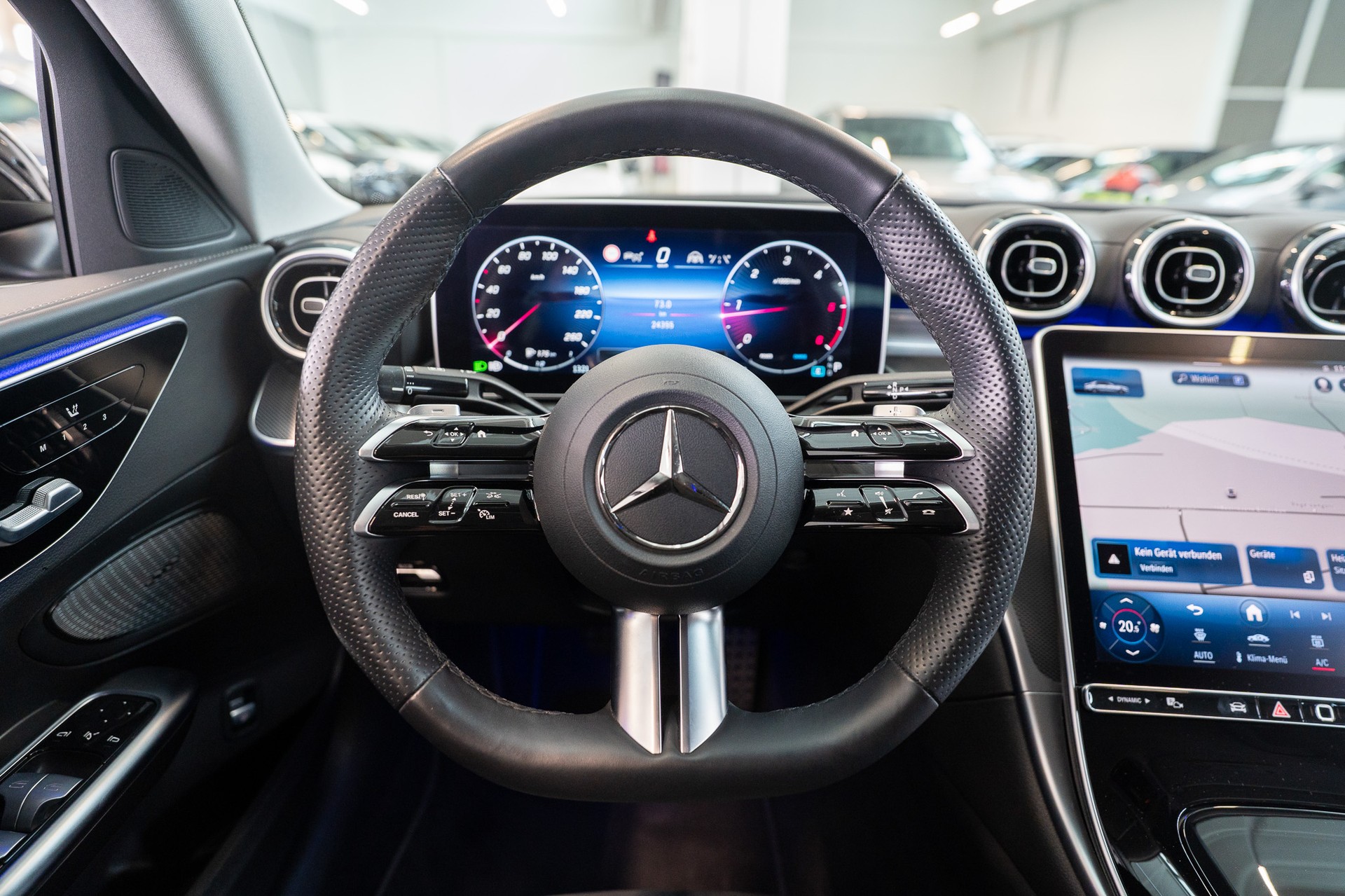 MERCEDES-BENZ C 300 d AMG Line / Rückfahrkamera / el. Sitze / Ambientebeleuchtung-image-16