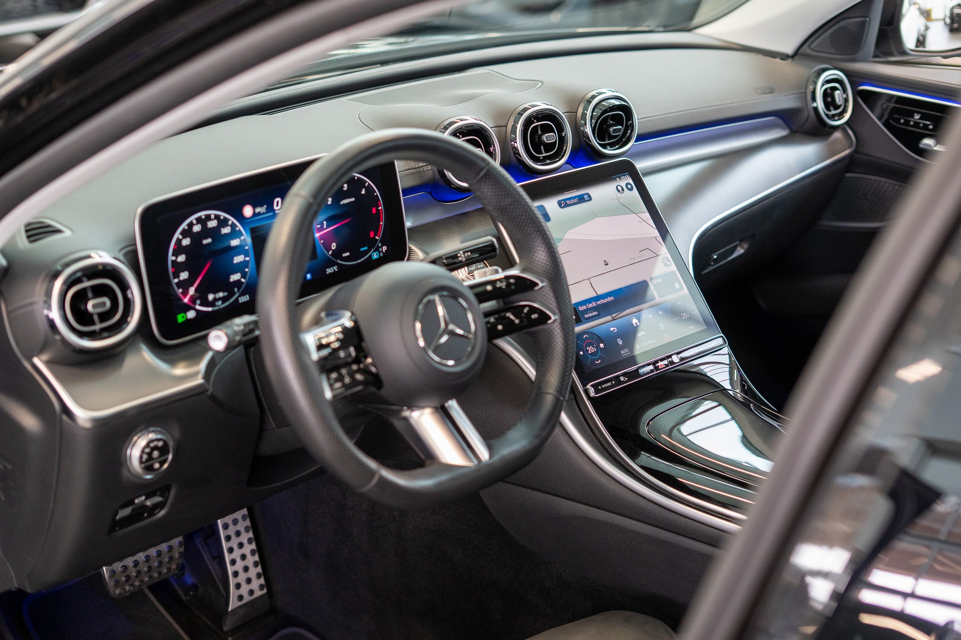 MERCEDES-BENZ C 300 d AMG Line / Rückfahrkamera / el. Sitze / Ambientebeleuchtung-image-9