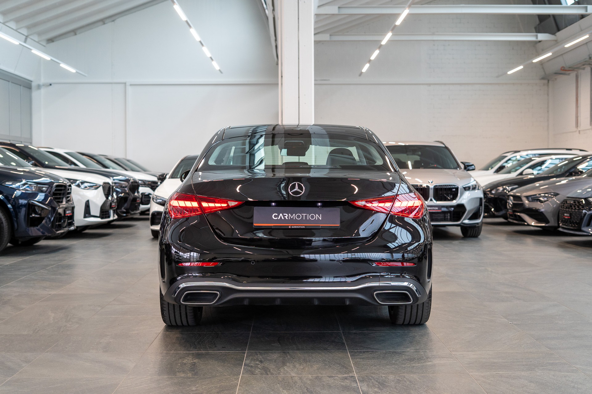 MERCEDES-BENZ C 300 d AMG Line / Rückfahrkamera / el. Sitze / Ambientebeleuchtung-image-4