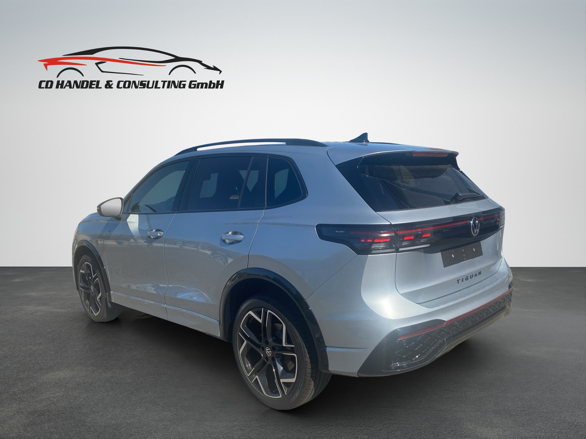 VW Tiguan 2.0 TDI SCR R-Line 4Motion DSG-image-5
