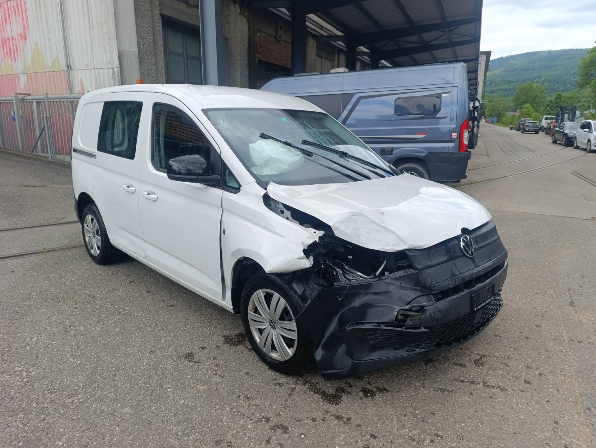VW Caddy Cargo 1.5 TSI DSG-showroom-element-1