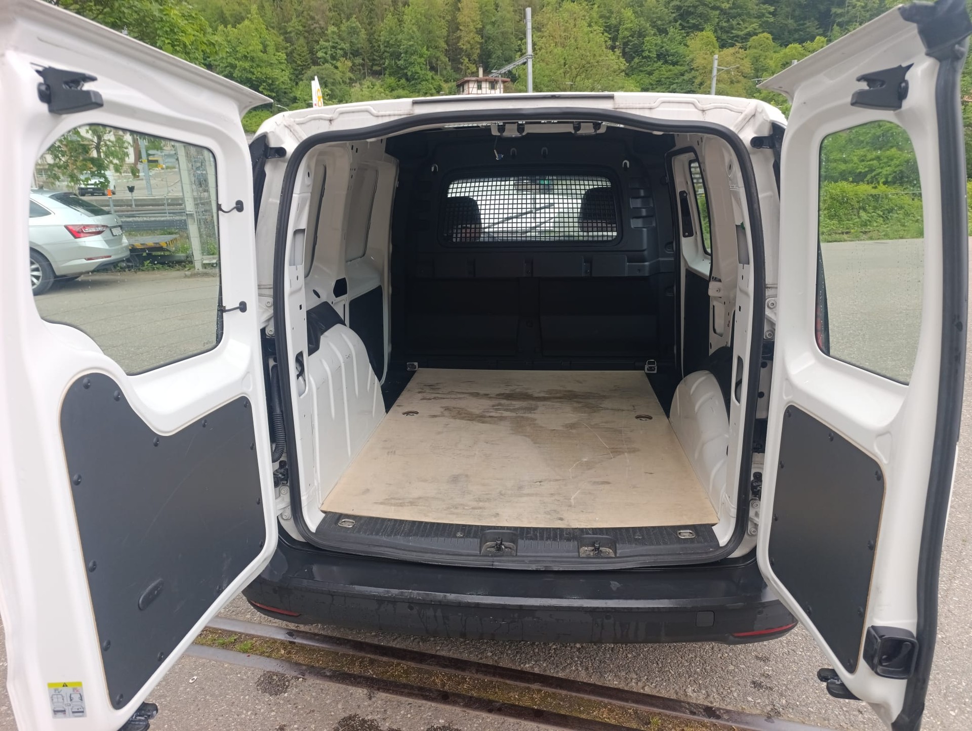 VW Caddy Cargo 1.5 TSI DSG-image-9