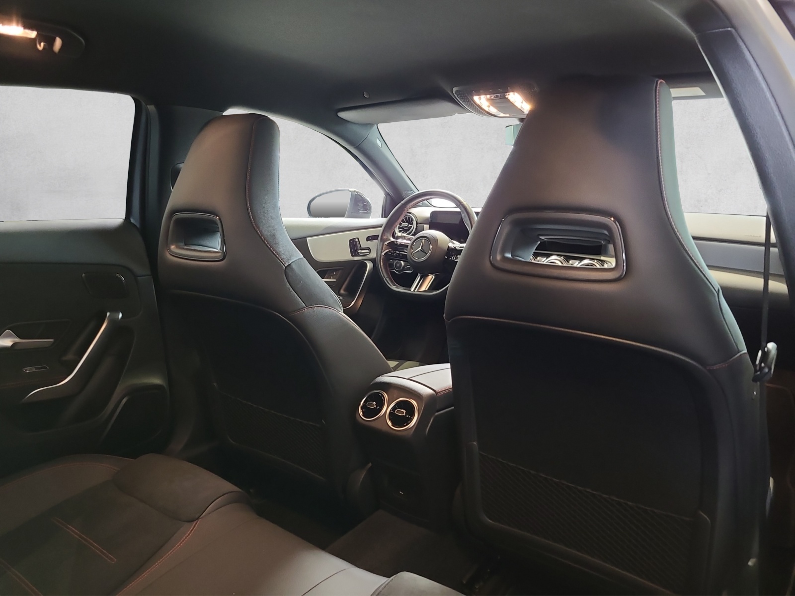 MERCEDES-BENZ A 250 4Matic AMG Line 7G-DCT-image-14