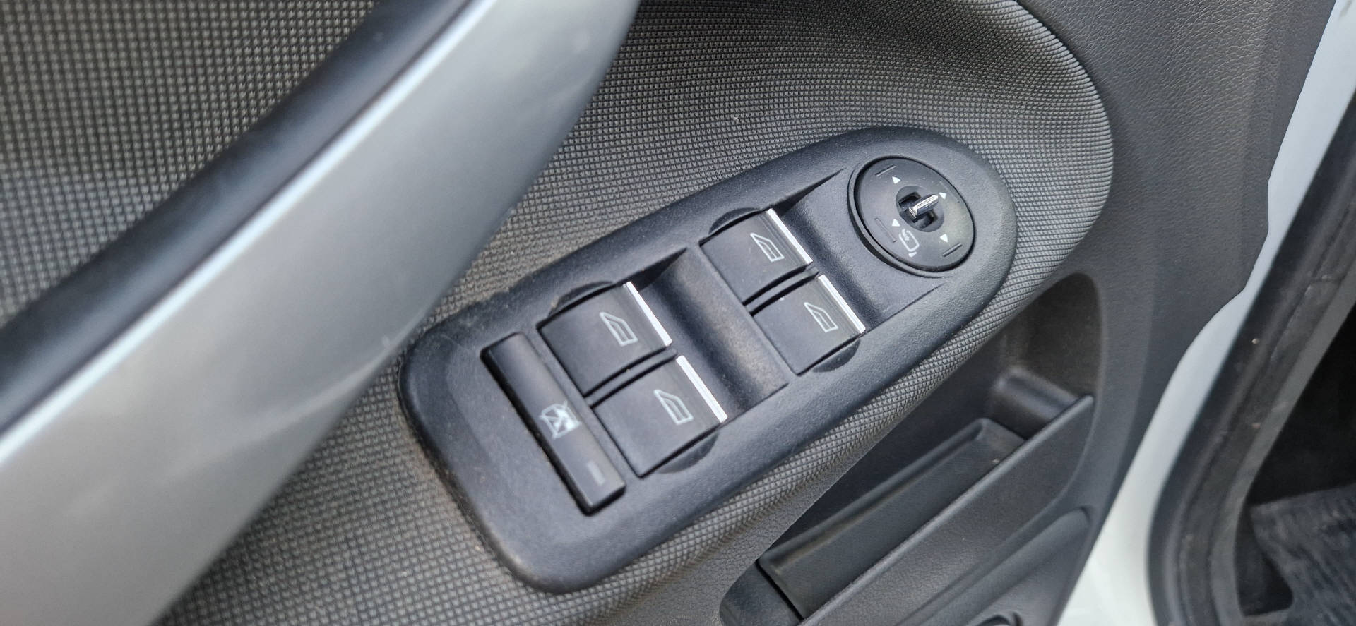 FORD Kuga 2.0 TDCi 140 Carving FPS-image-3