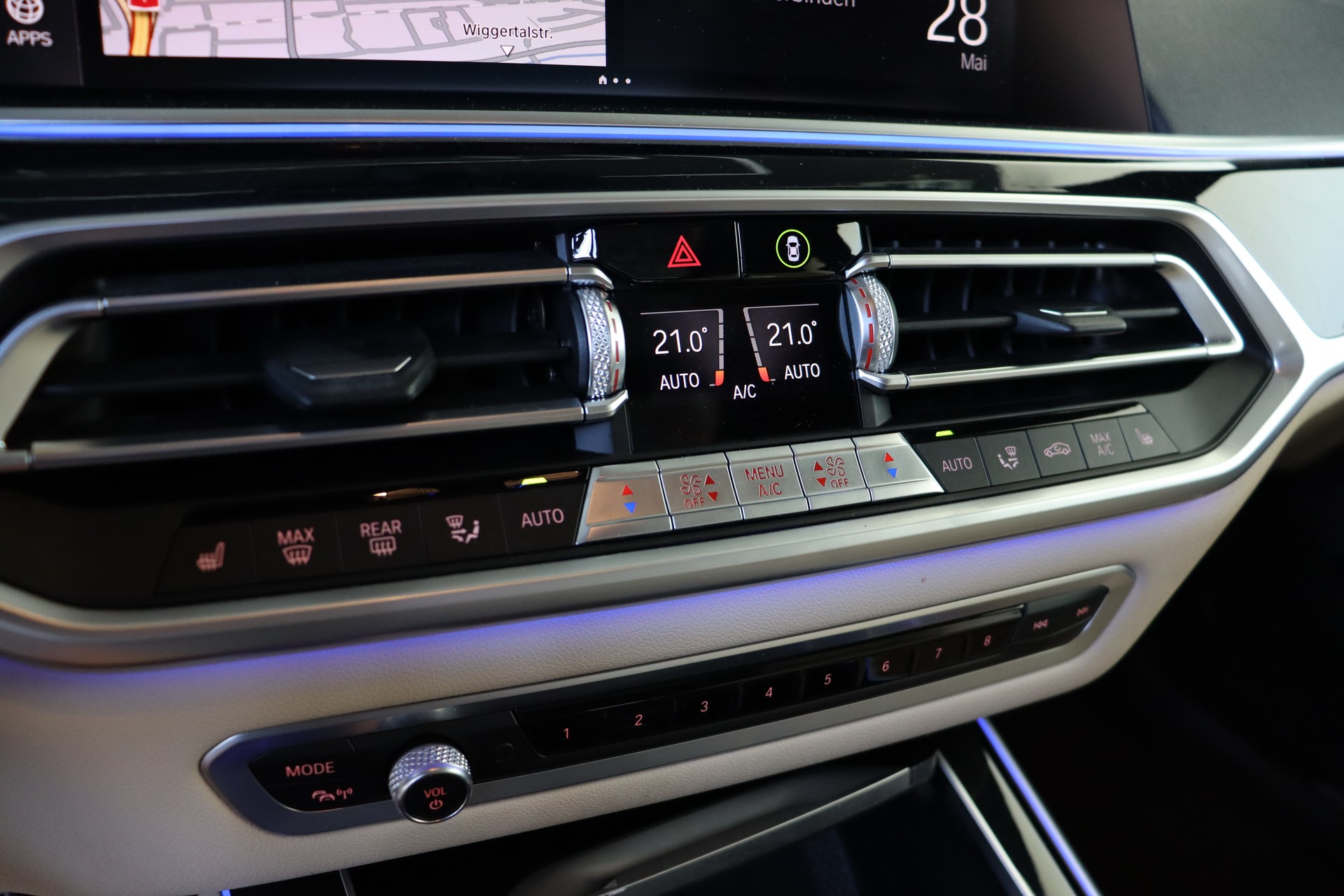 BMW X7 xDrive 48V 40d Steptronic-image-17