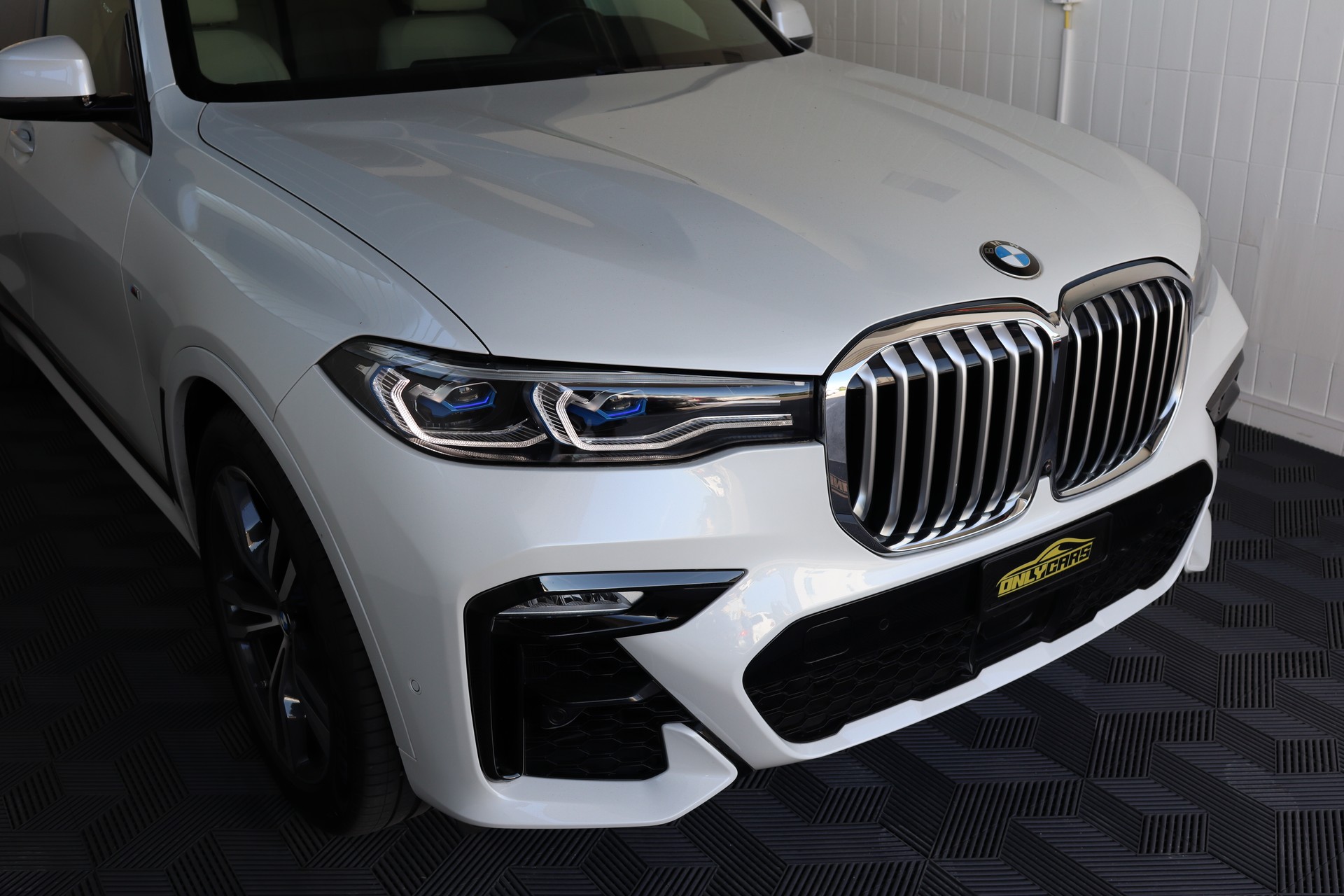 BMW X7 xDrive 48V 40d Steptronic-showroom-element-2