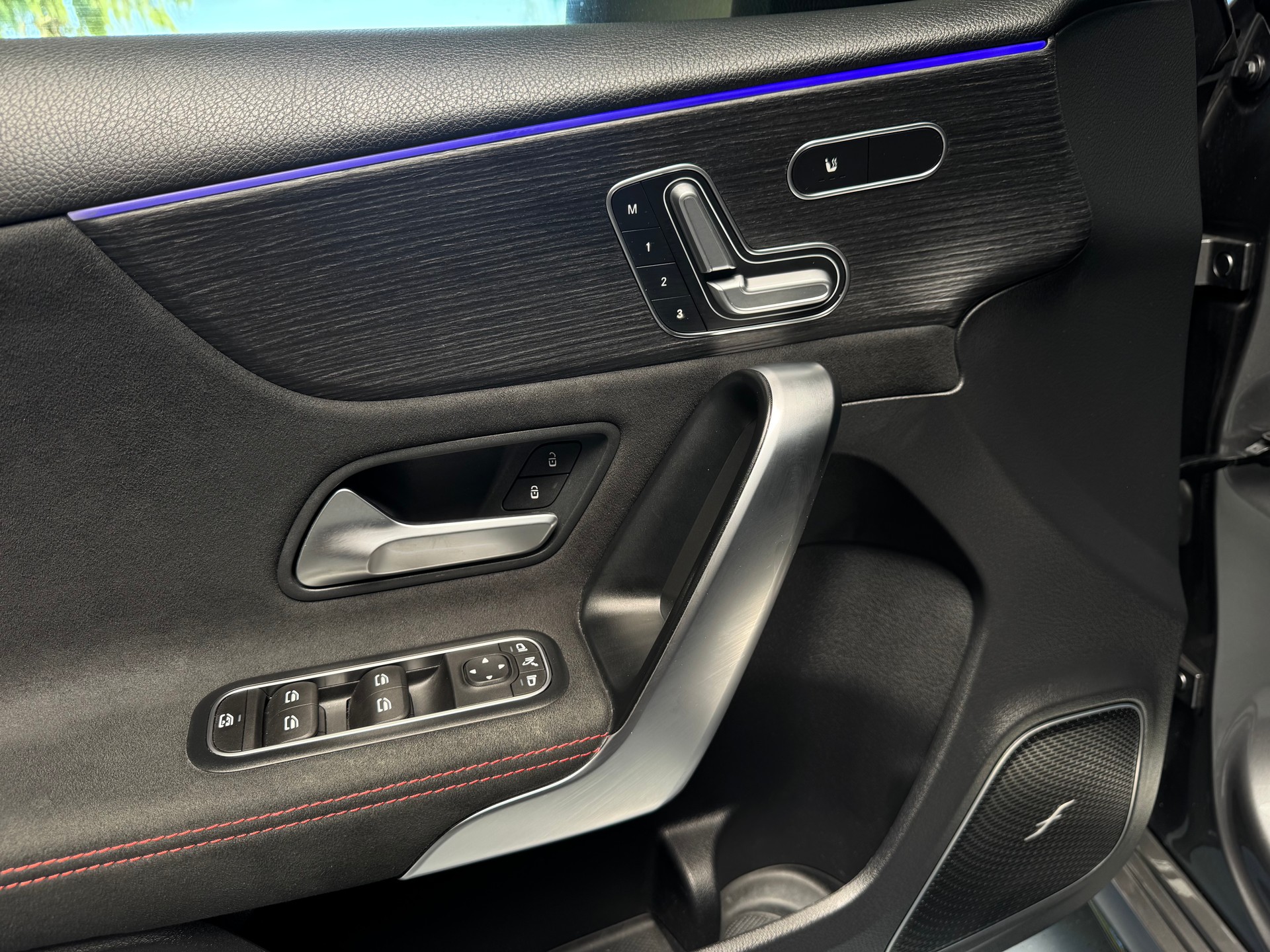 MERCEDES-BENZ A 45 S AMG 4Matic+ Speedshift-image-14