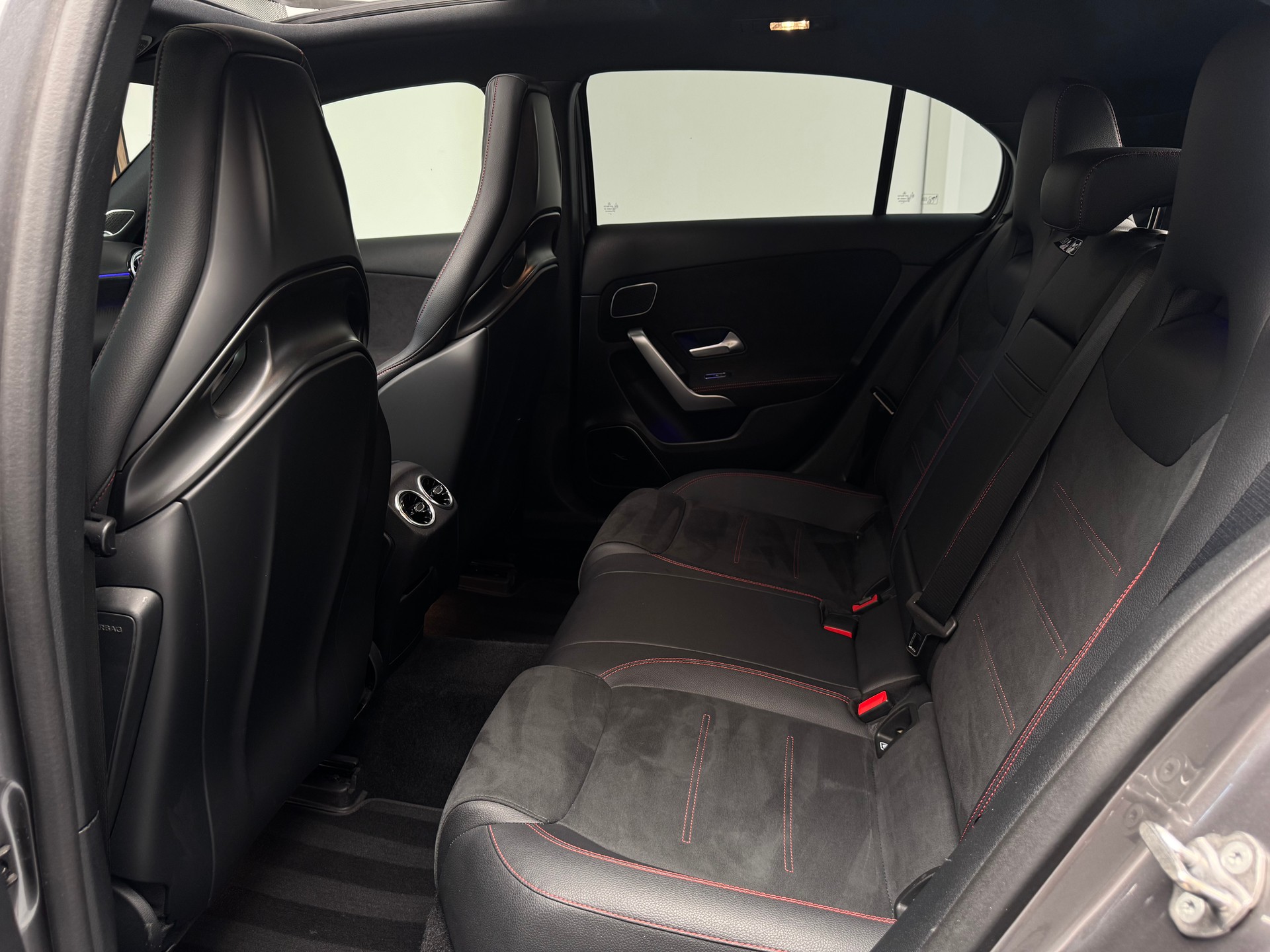 MERCEDES-BENZ A 45 S AMG 4Matic+ Speedshift-image-21