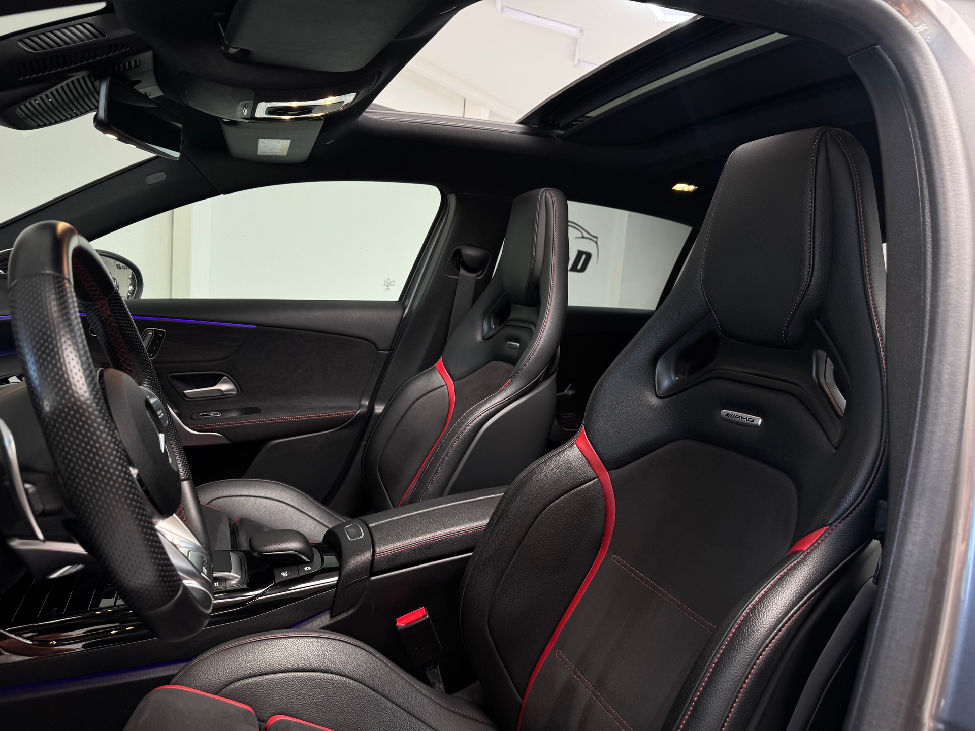 MERCEDES-BENZ A 45 S AMG 4Matic+ Speedshift-image-12
