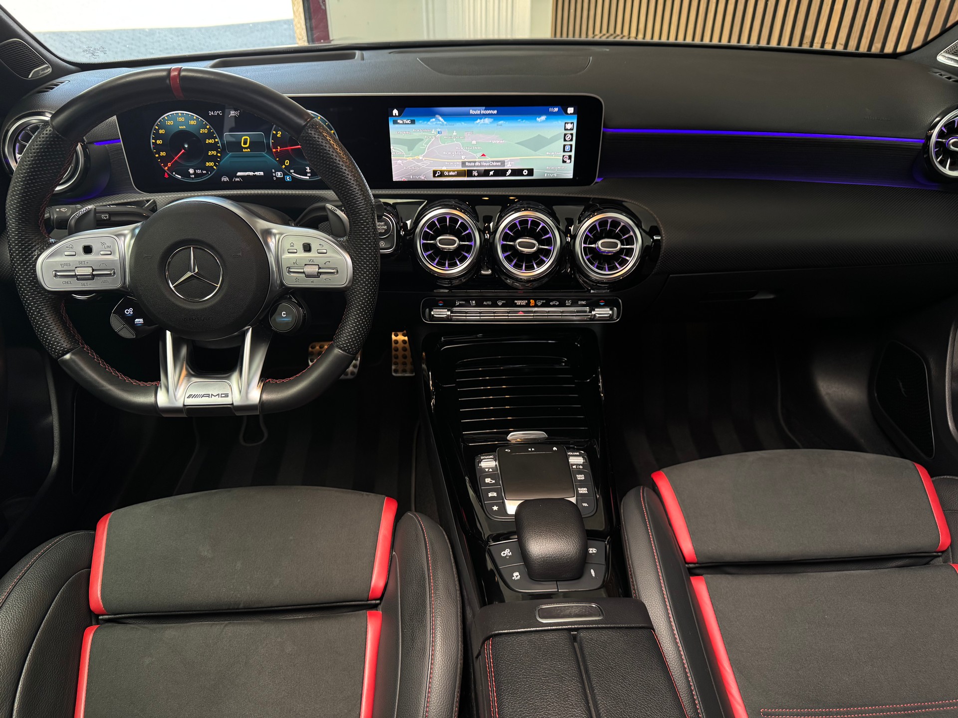 MERCEDES-BENZ A 45 S AMG 4Matic+ Speedshift-image-15