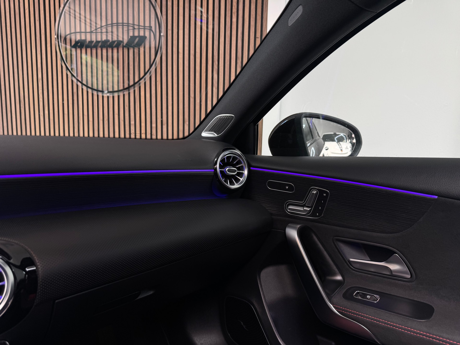MERCEDES-BENZ A 45 S AMG 4Matic+ Speedshift-image-18