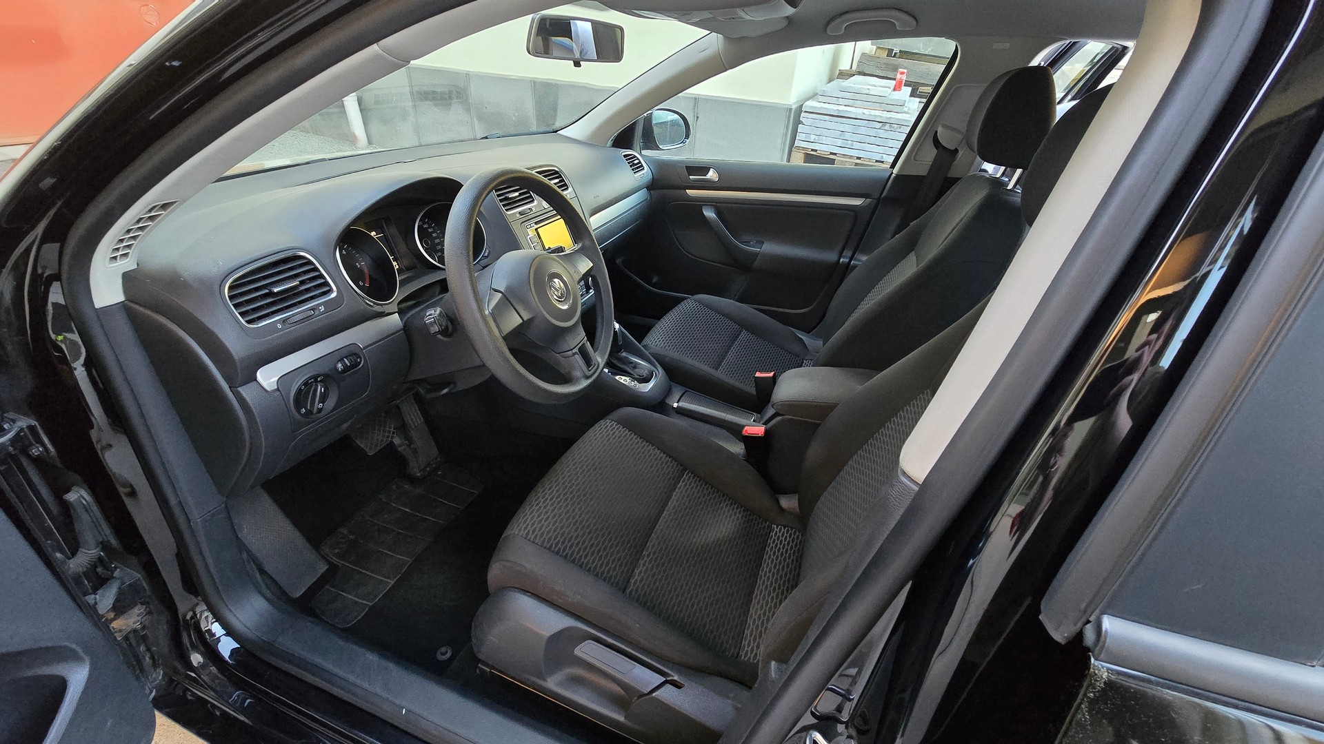 VW Golf Variant 1.6 TDI BMT Comfortline DSG-image-8