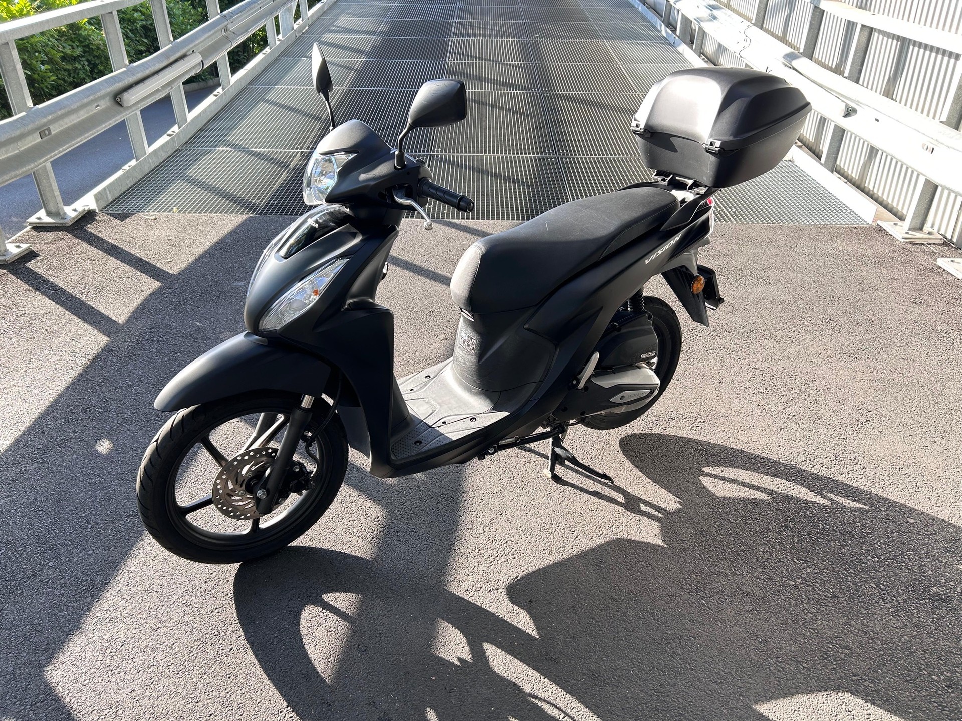 HONDA NSC Vision 110-showroom-element-1
