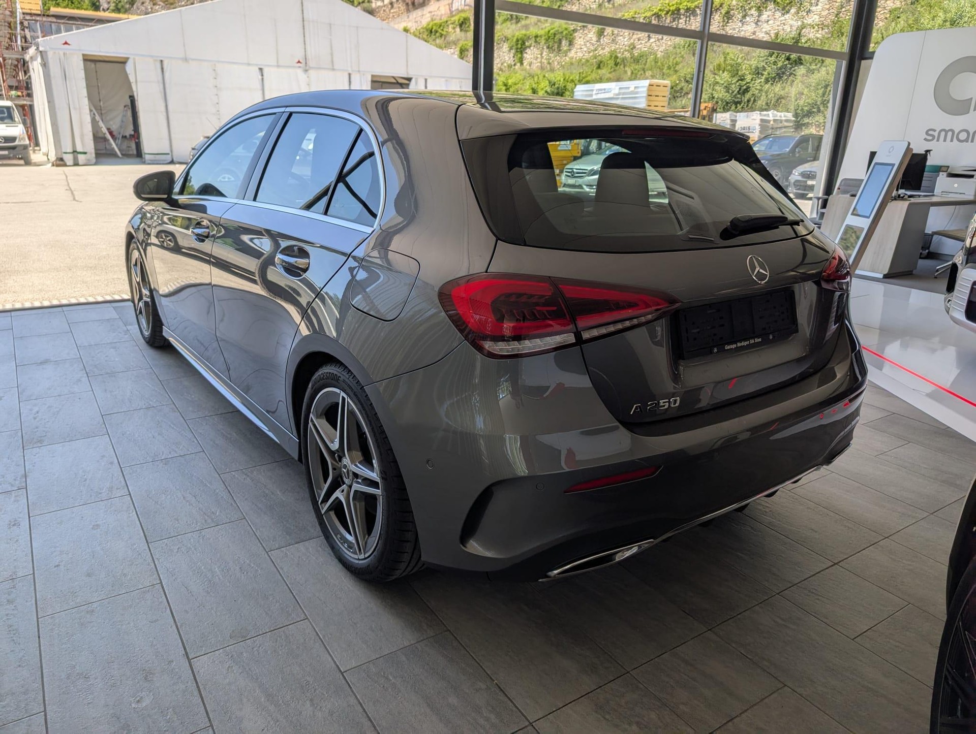 MERCEDES-BENZ A 250 AMG Line-showroom-element-2