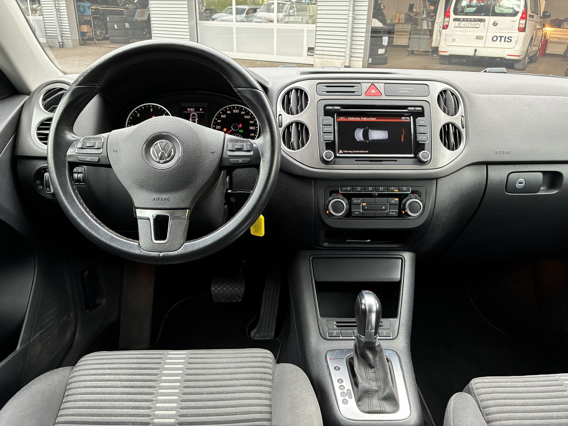 VW Tiguan 2.0TDI Sport&Style DSG 4Motion-image-11