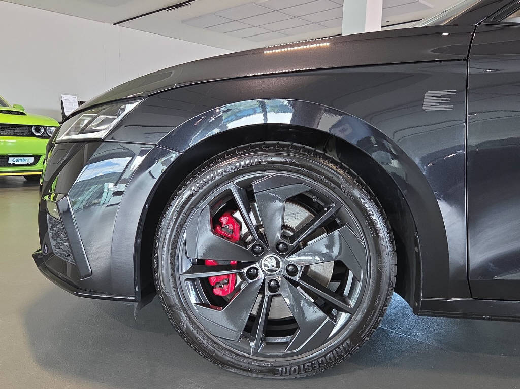 SKODA Octavia Combi 2.0 TSI RS DSG-image-13