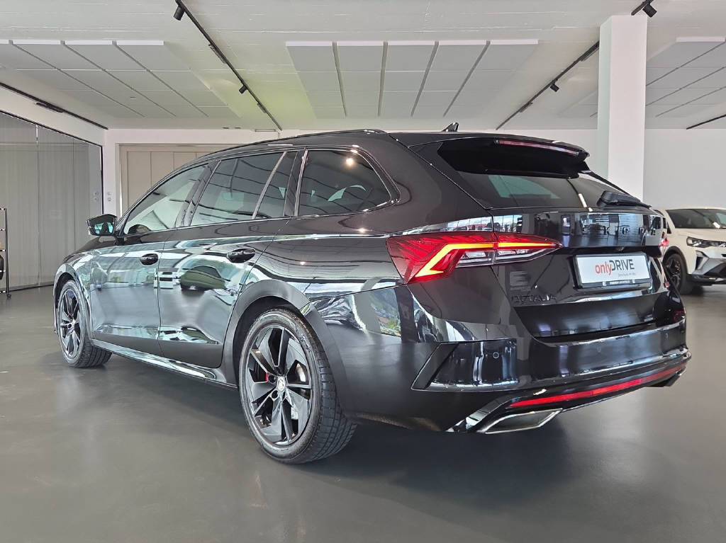 SKODA Octavia Combi 2.0 TSI RS DSG-image-5