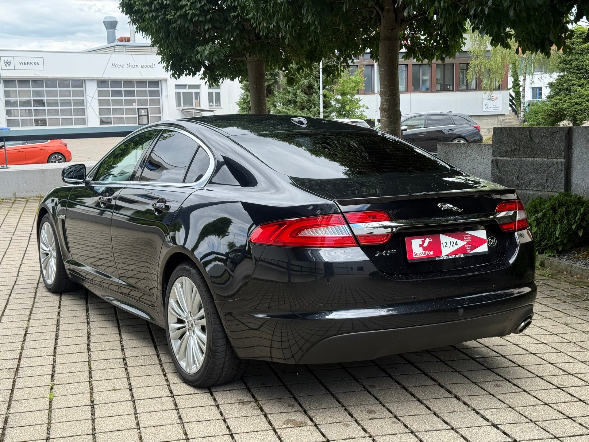 JAGUAR XF 2.2d-image-3