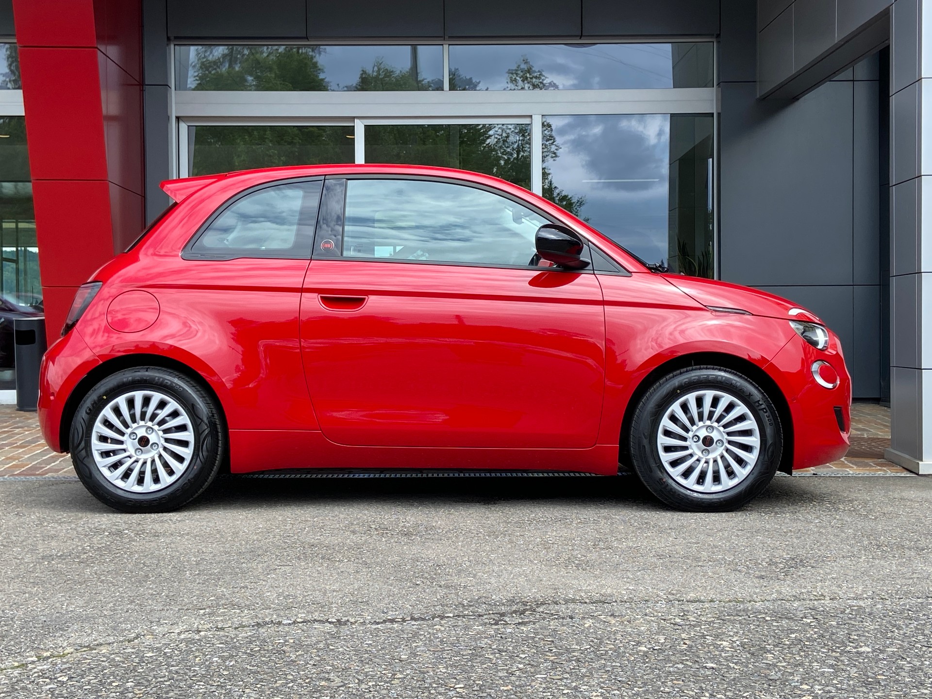 FIAT 500 electric 87 kW Red-image-11